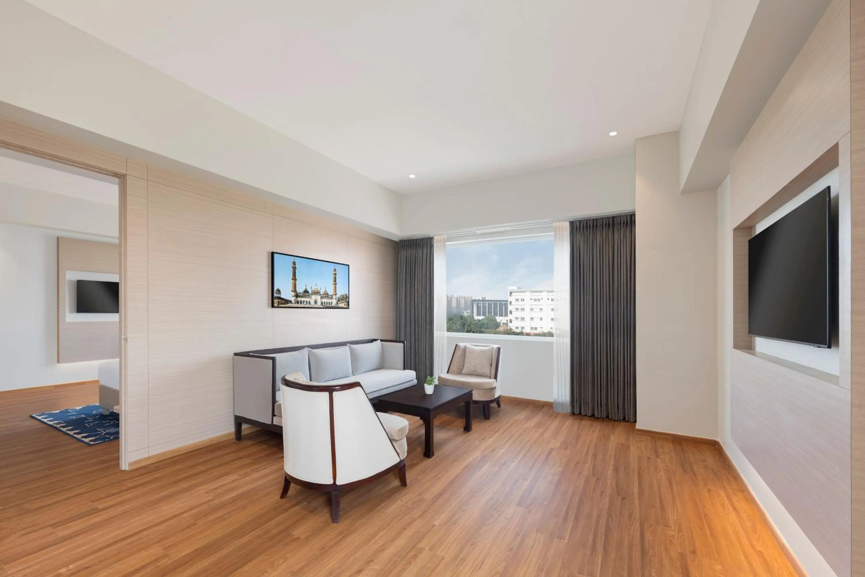 TV and multimedia, Bed in Mercure Lucknow Gomti Nagar