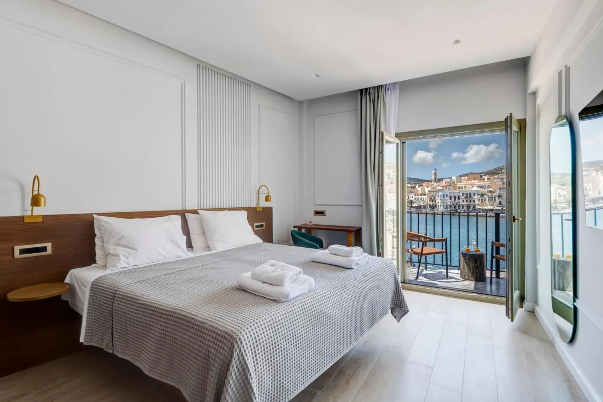 Deluxe Double Room with Balcony and Sea View in Eclectic Syros Deluxe Double Room with Balcony and Sea View in Eclectic Syros