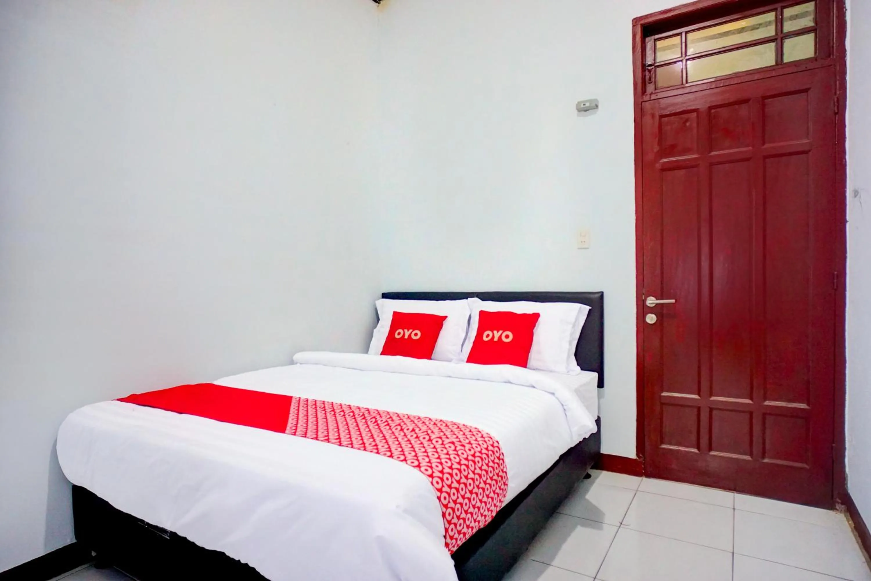 Bedroom, Bed in Hotel O Krakatau Near Universitas Muhammadiya Sumatra Utara ( UMSU )
