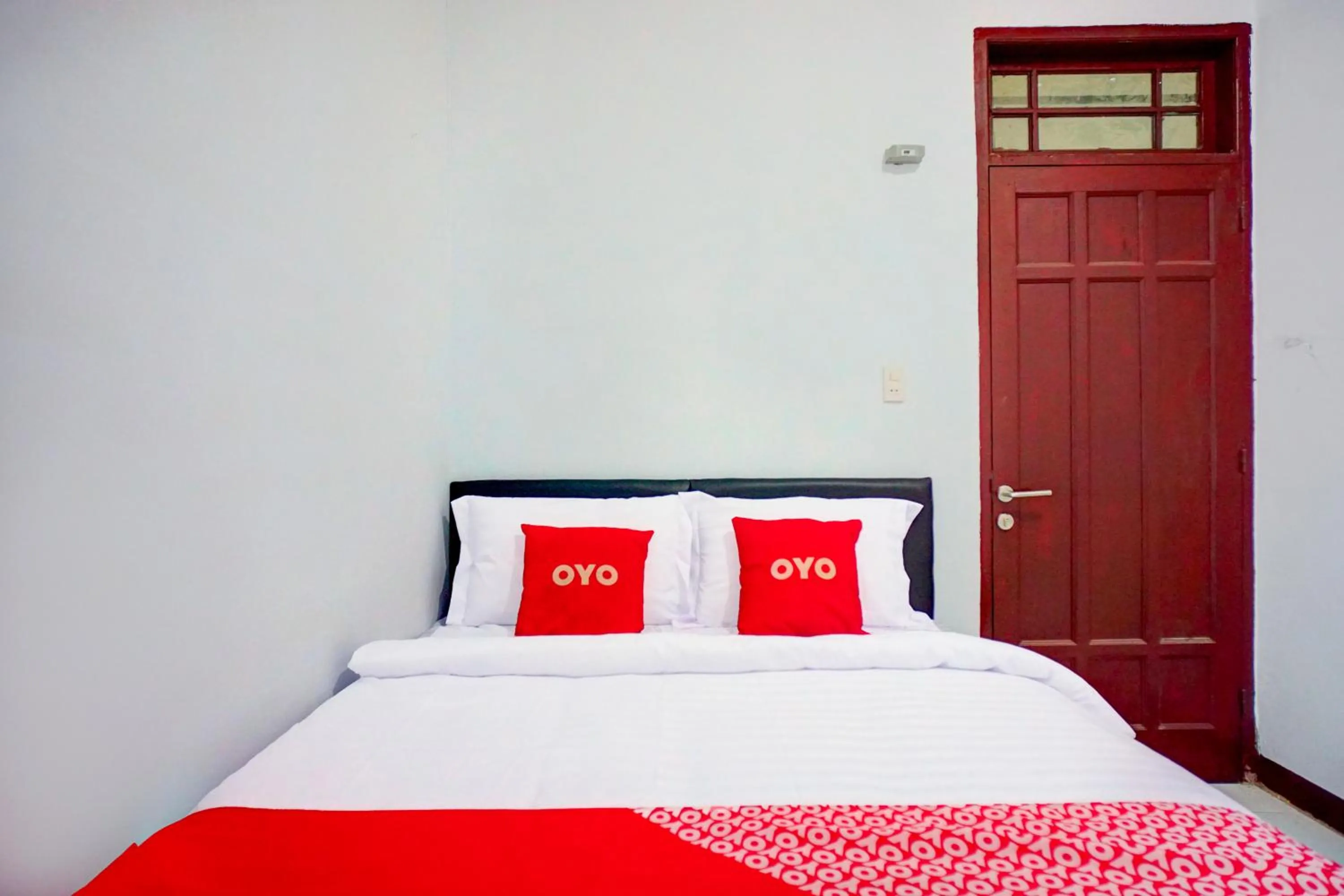 Bedroom, Bed in Hotel O Krakatau Near Universitas Muhammadiya Sumatra Utara ( UMSU )