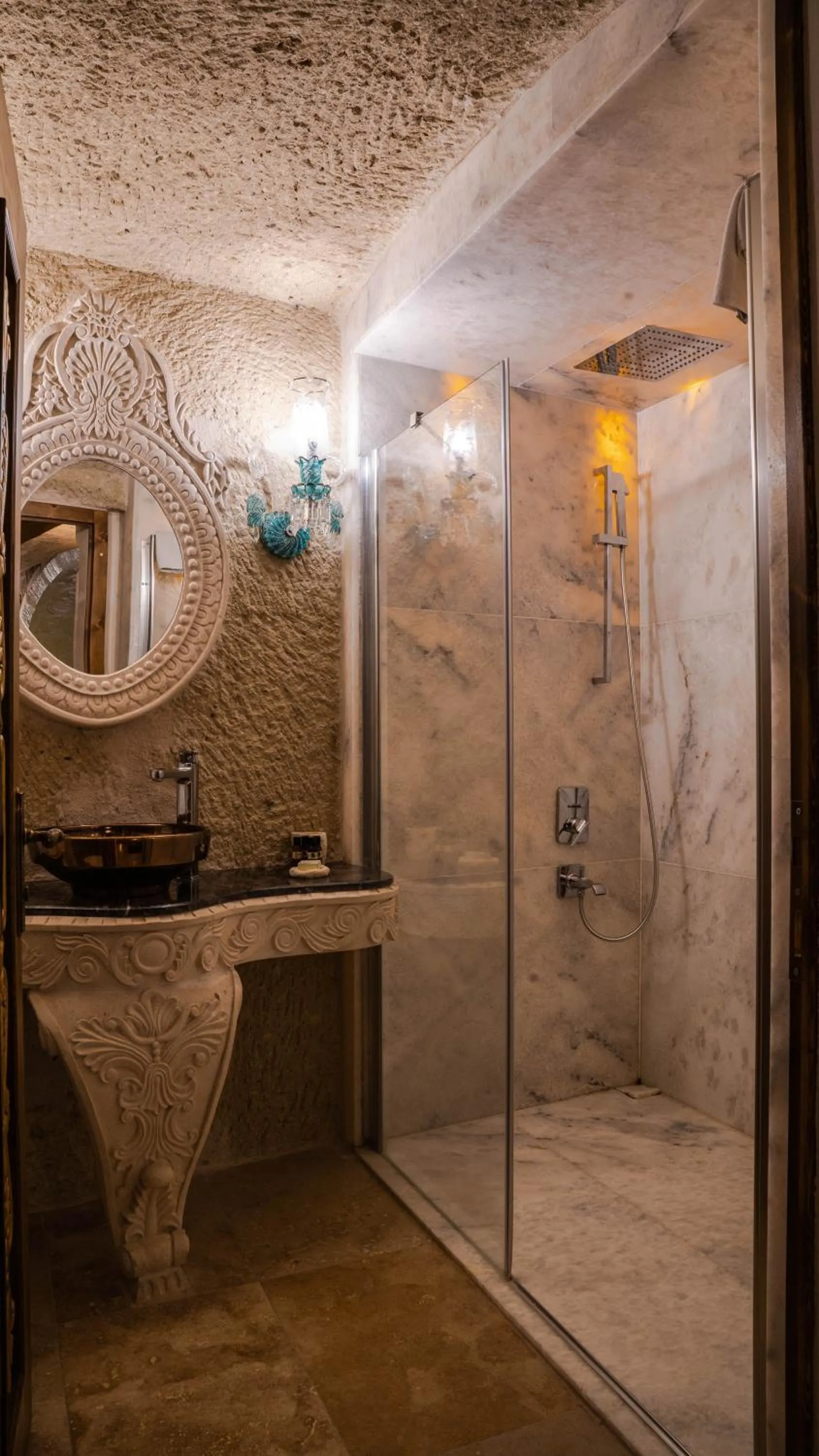Shower in Elika Cave Suites & Spa