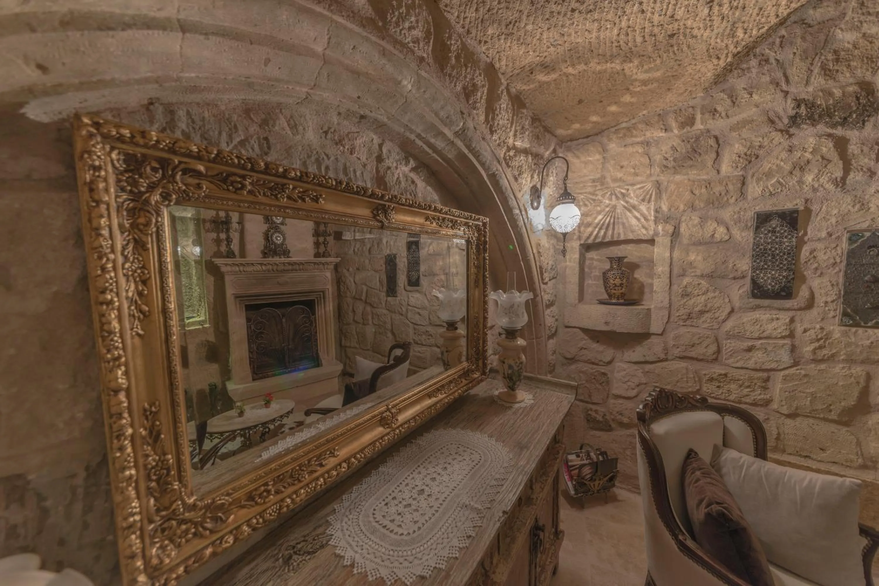 Living room in Elika Cave Suites & Spa