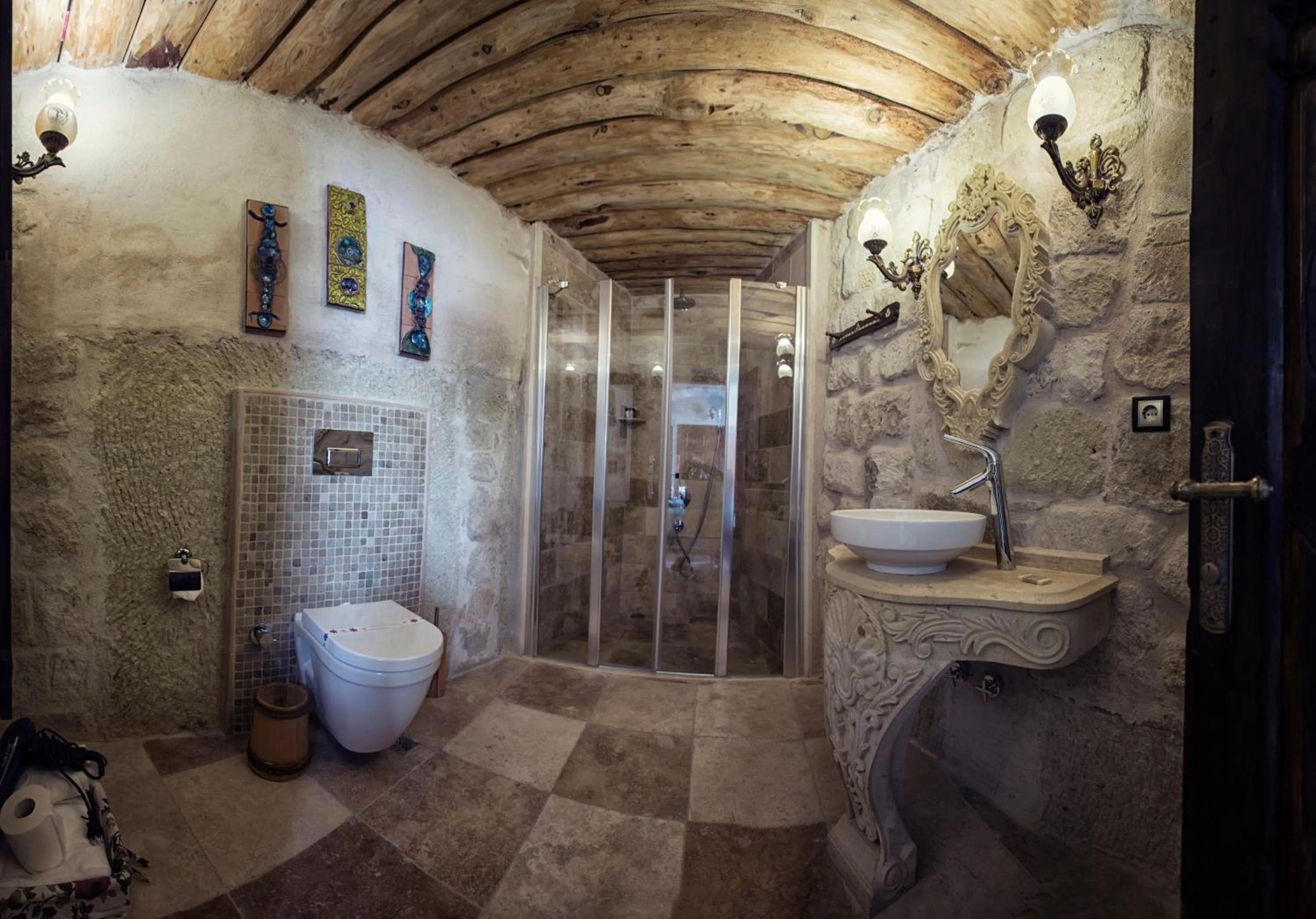 Shower in Elika Cave Suites & Spa