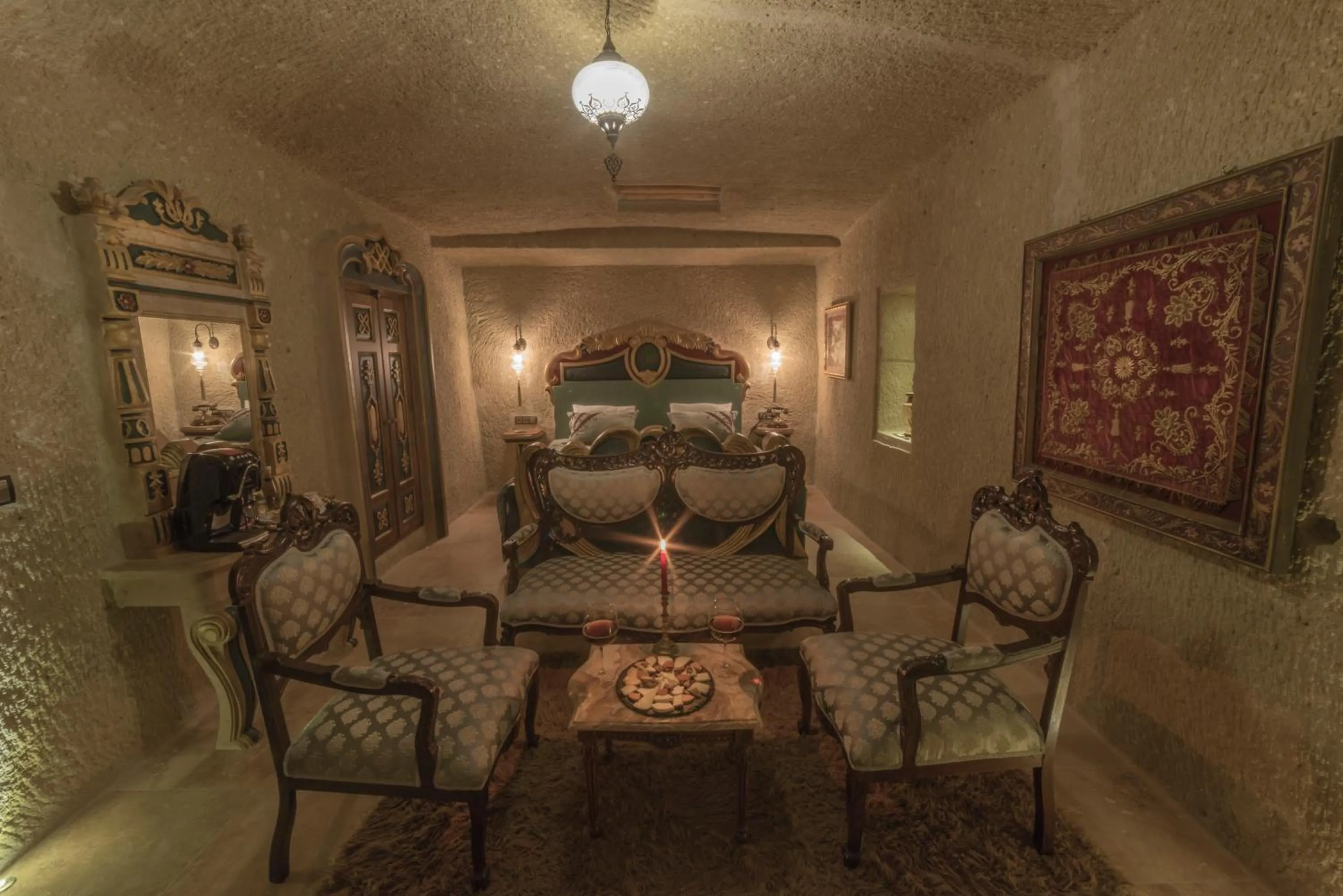 Photo of the whole room in Elika Cave Suites & Spa