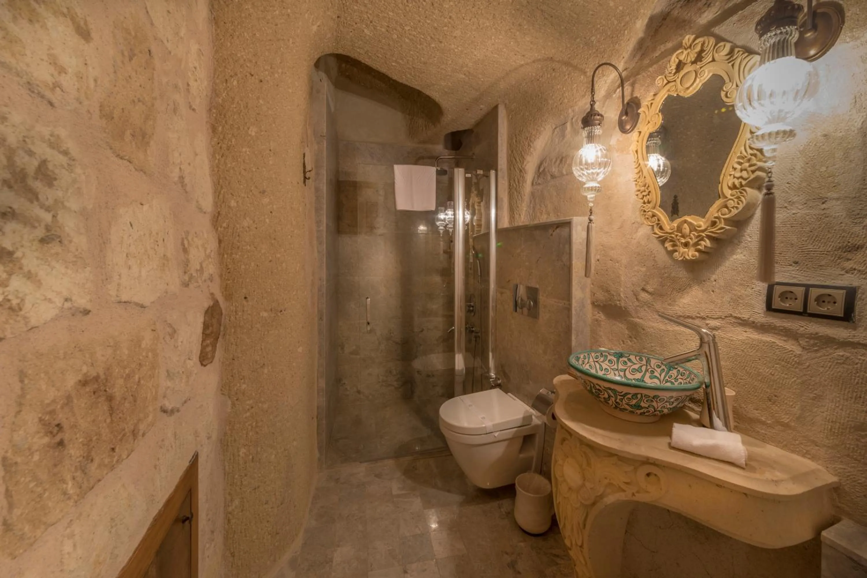 Shower in Elika Cave Suites & Spa