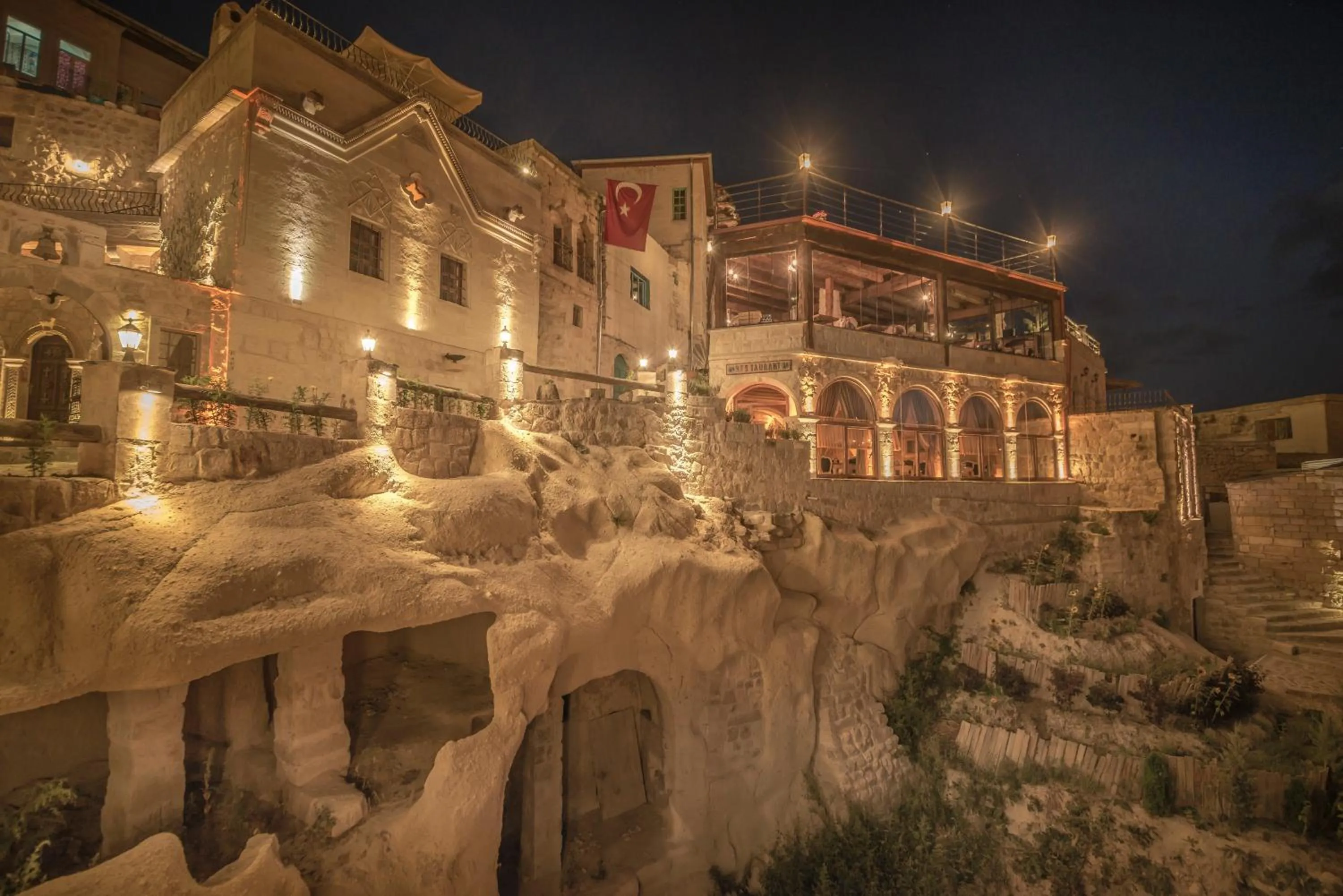 Restaurant/places to eat in Elika Cave Suites & Spa