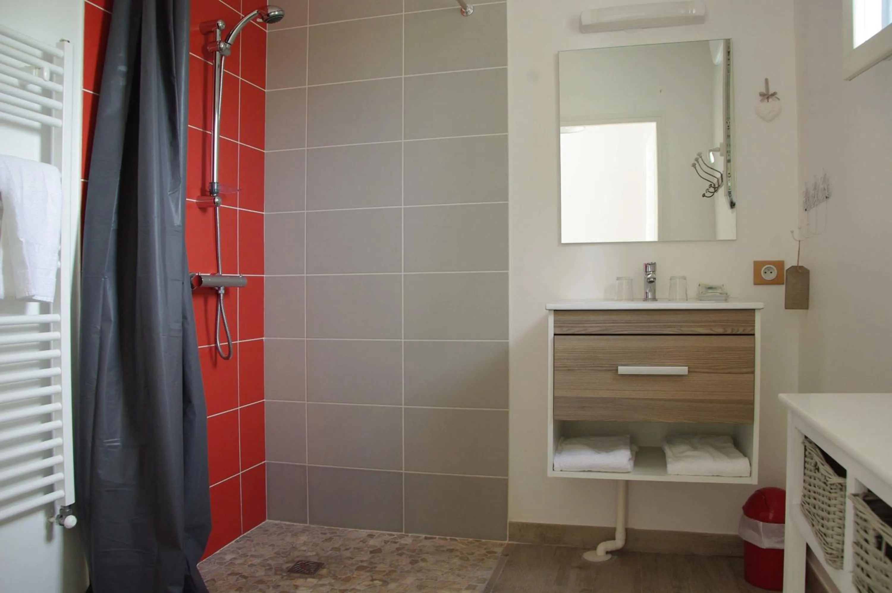 Bathroom in Les Abris Du Château