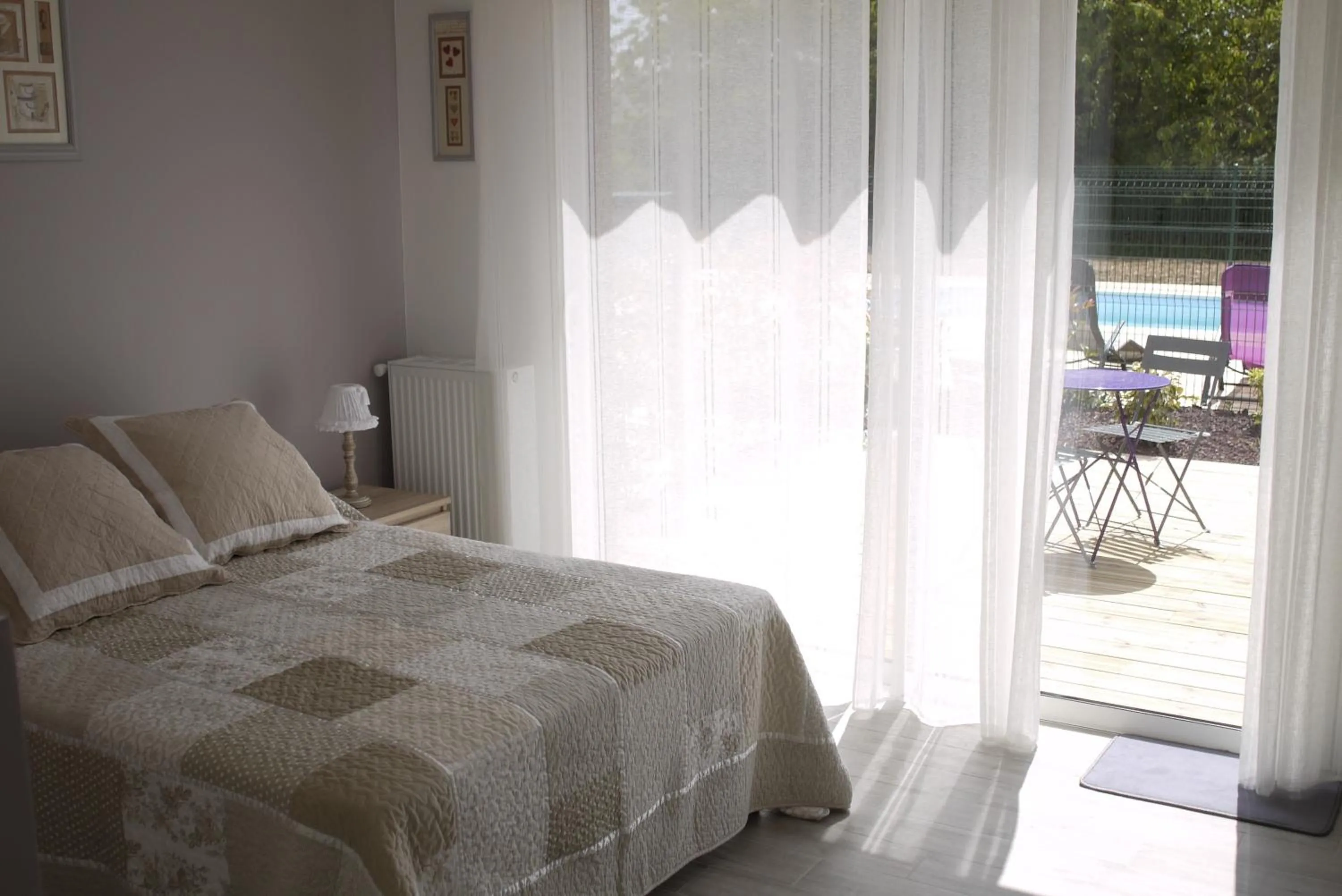 Day, Bed in Les Abris Du Château