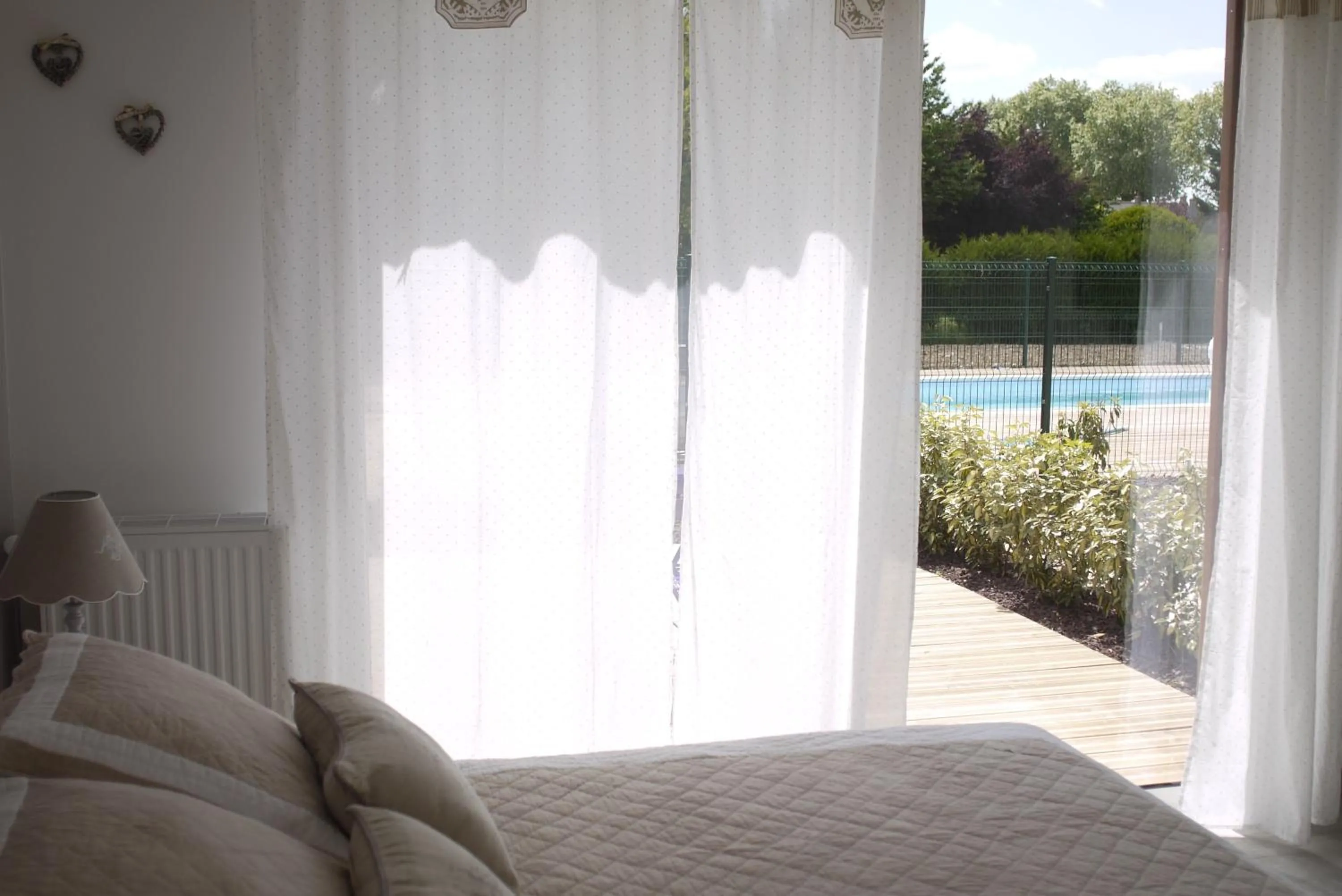 Pool view, Bed in Les Abris Du Château