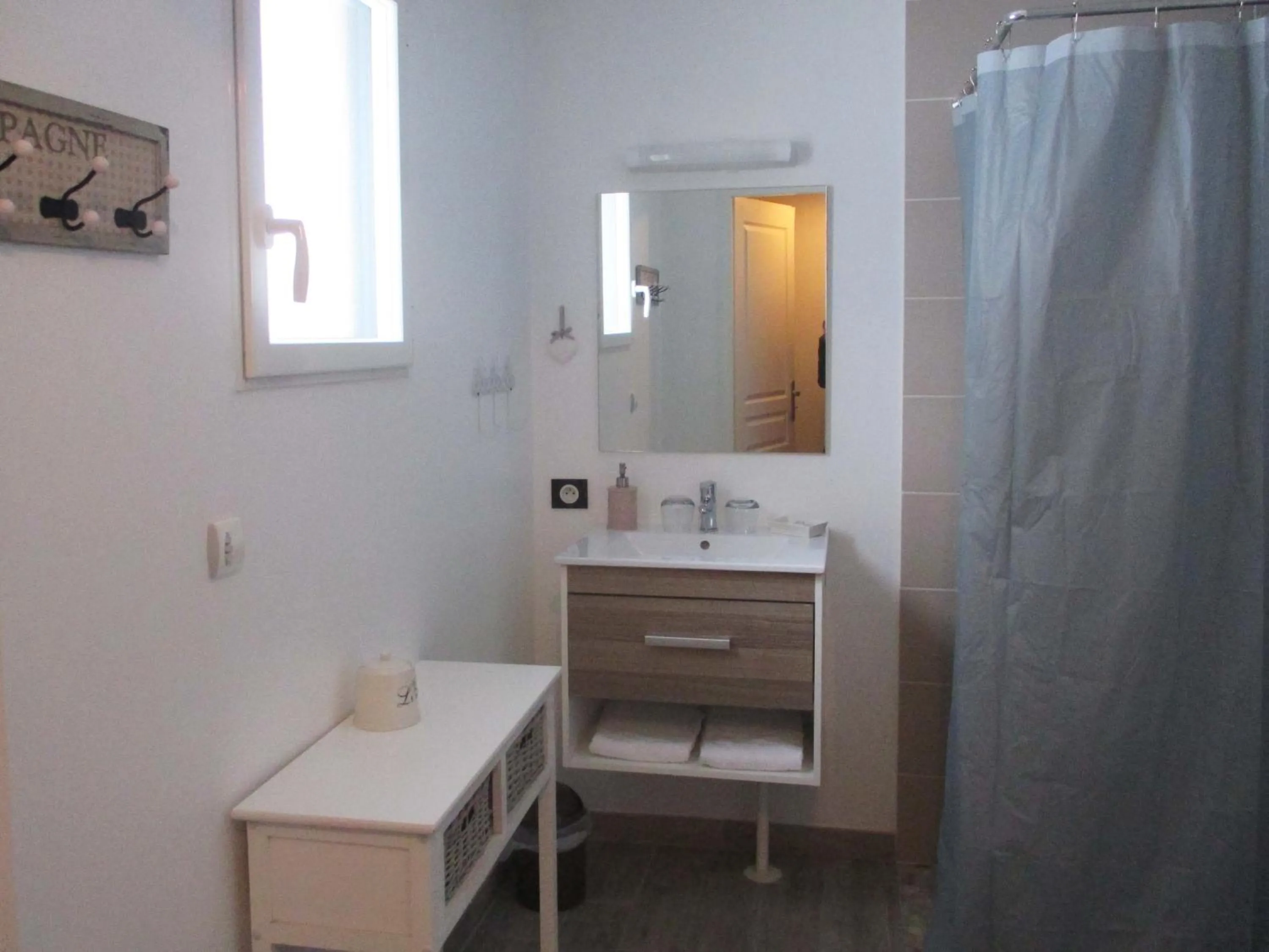 Shower in Les Abris Du Château