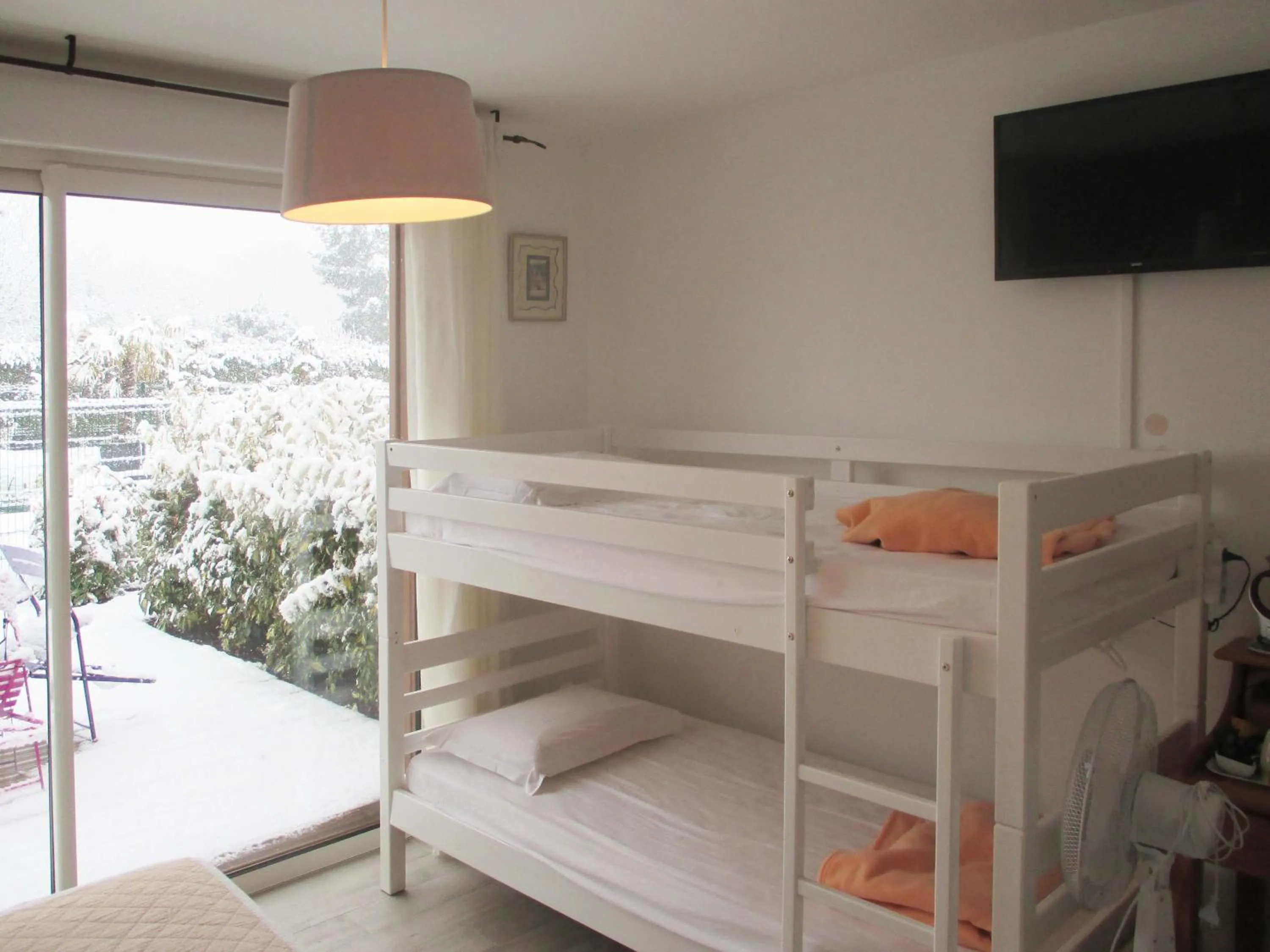 TV and multimedia, Bed in Les Abris Du Château