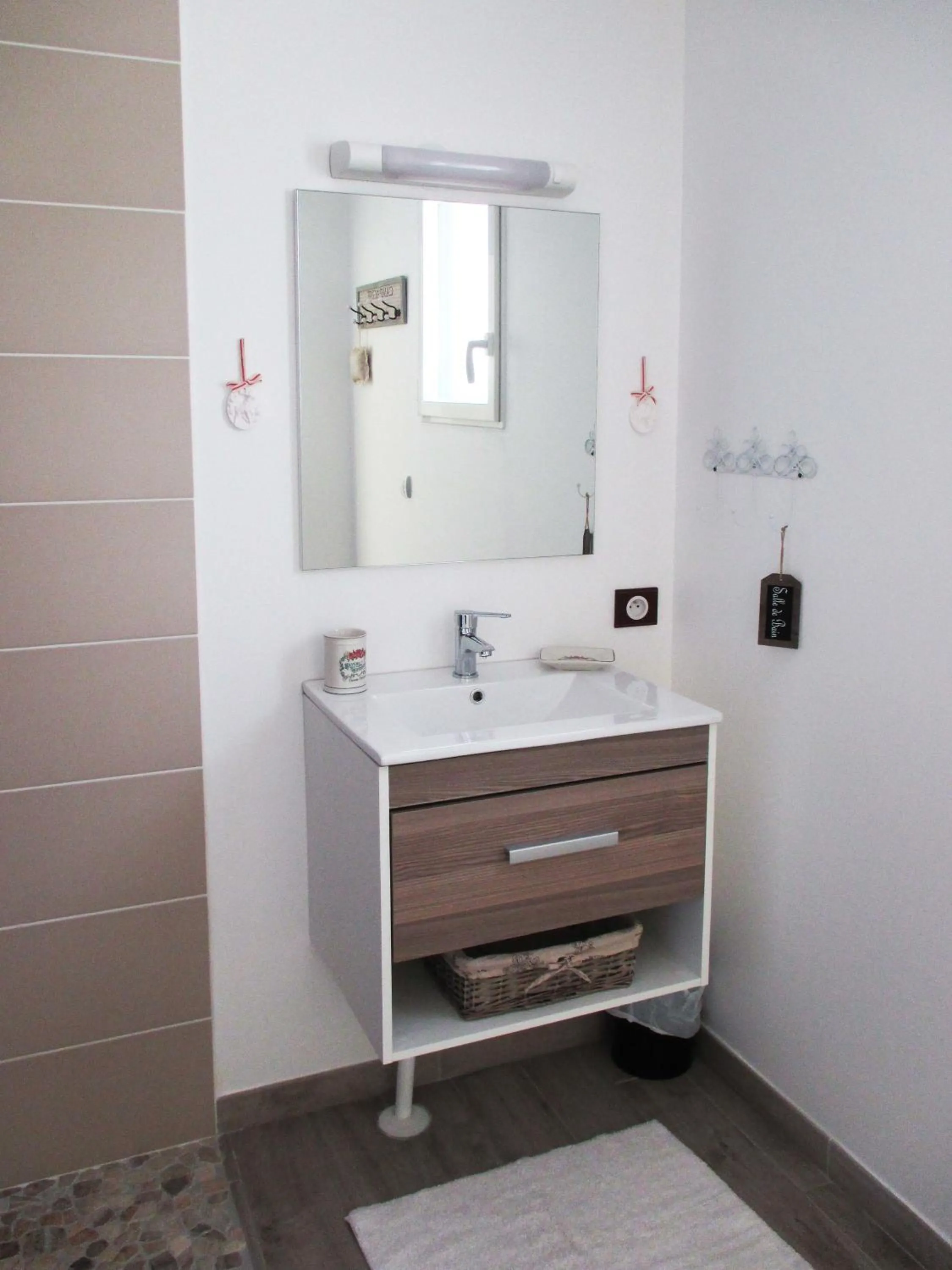 Bathroom in Les Abris Du Château