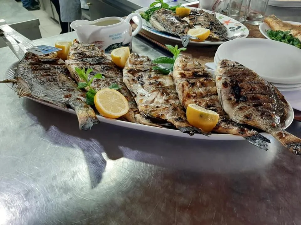 Restaurant/places to eat in Aigeiros Apartments & restaurant