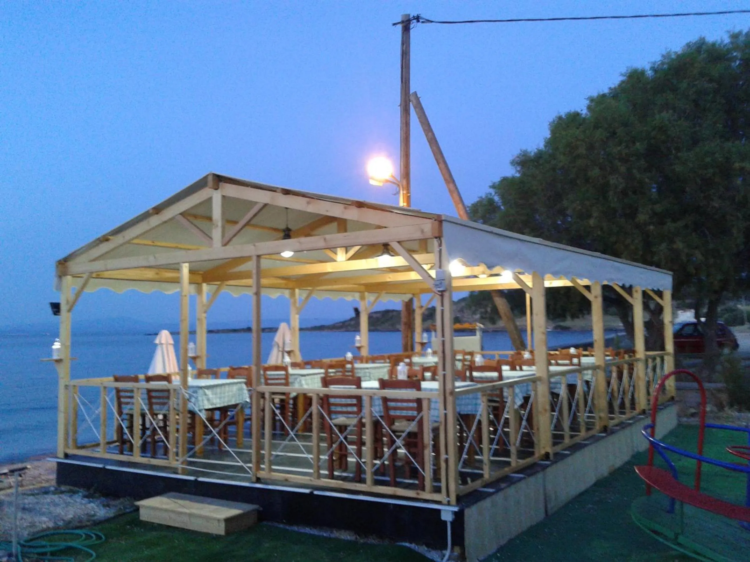 Restaurant/places to eat in Aigeiros Apartments & restaurant