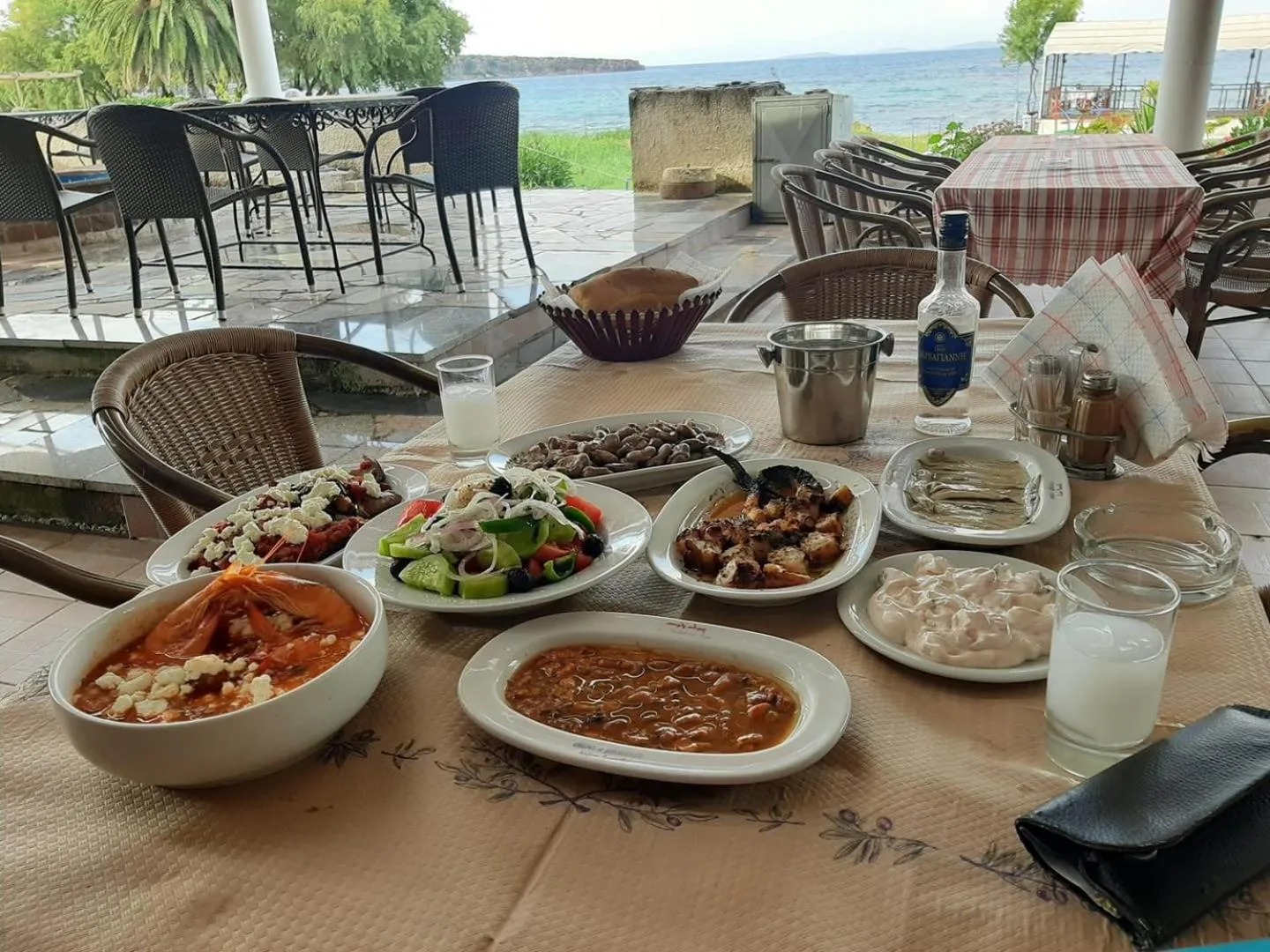 Restaurant/places to eat in Aigeiros Apartments & restaurant