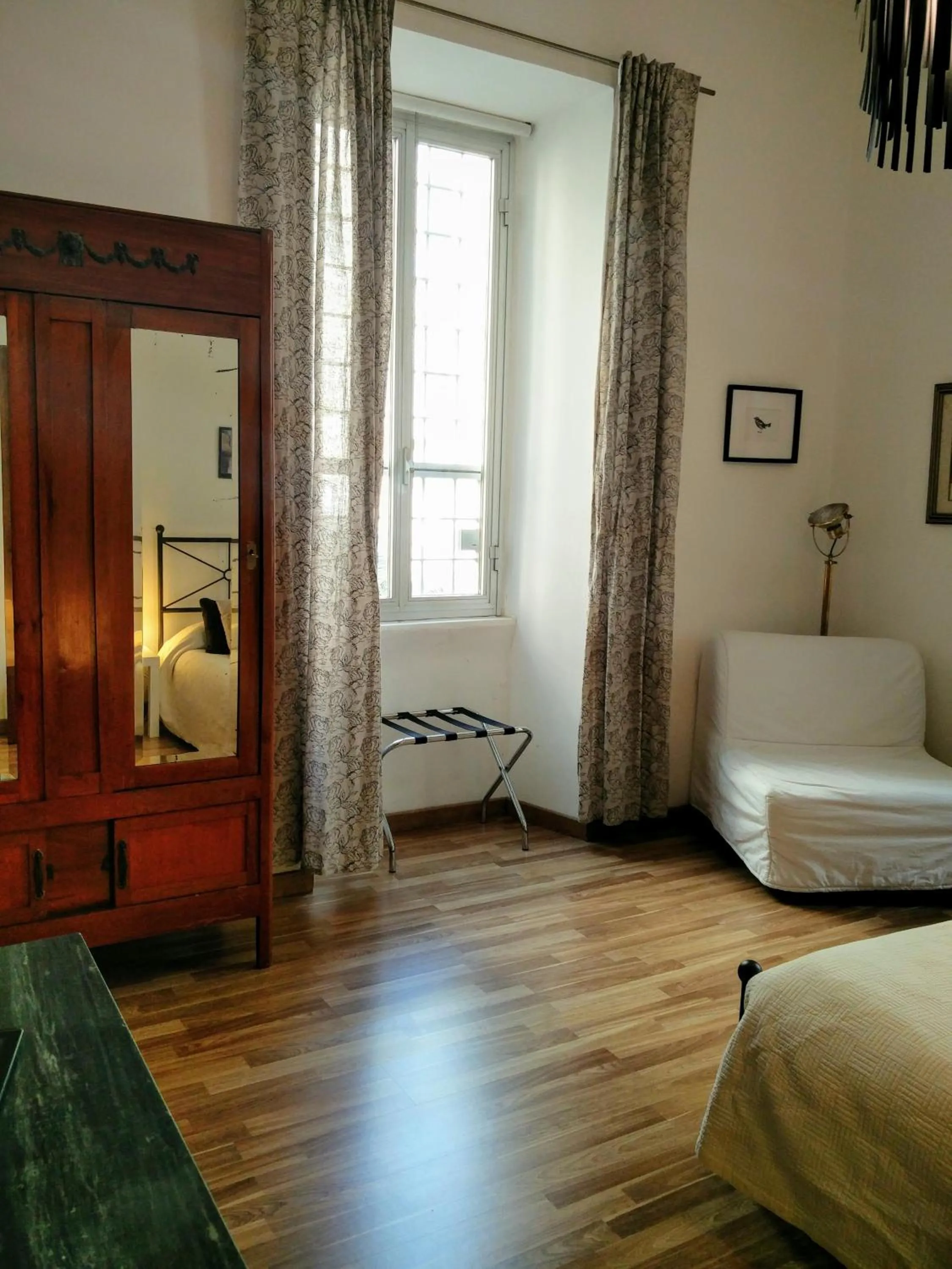 Bed in Rome Center Rooms