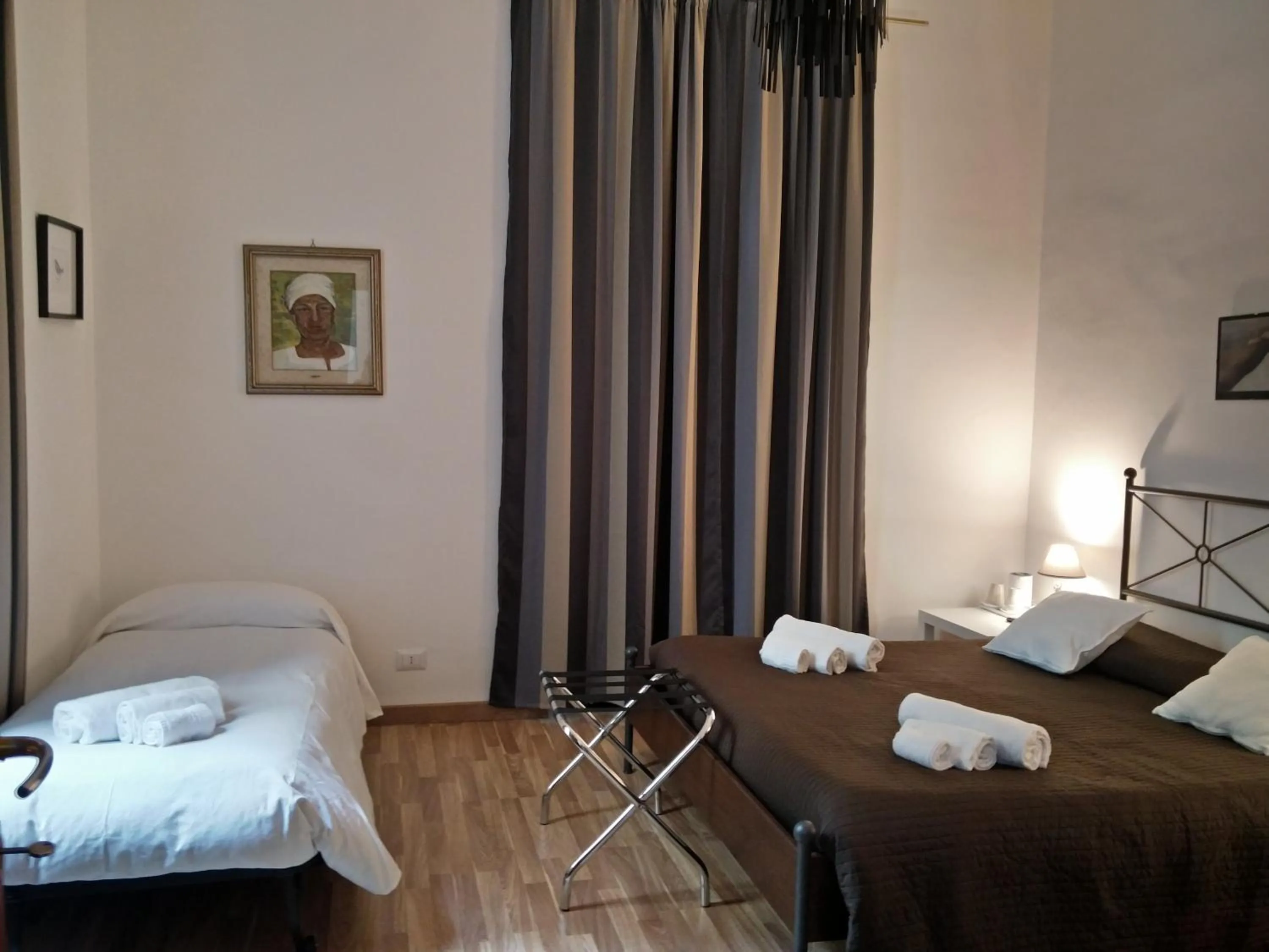 Bed in Rome Center Rooms