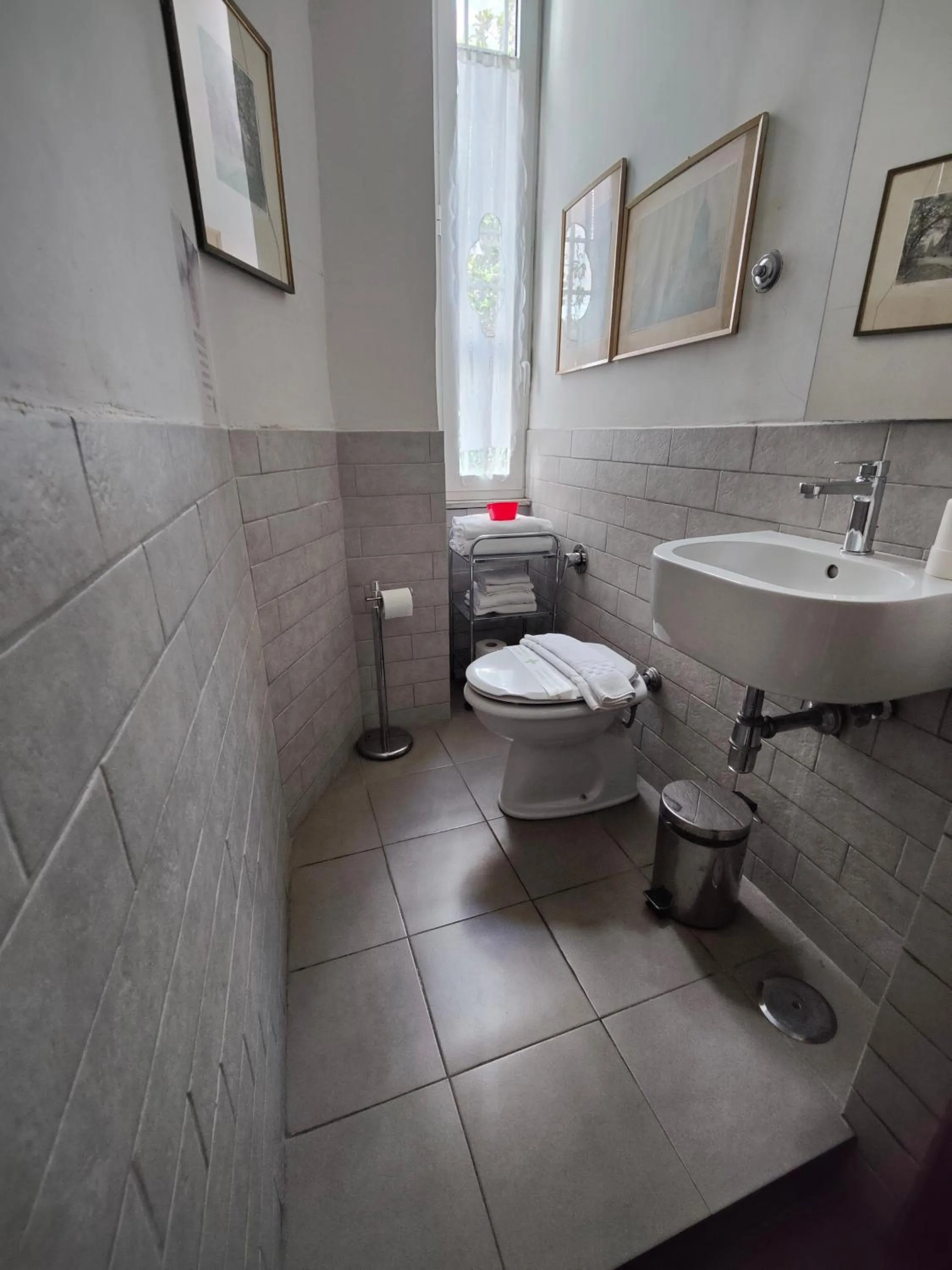 Toilet in Rome Center Rooms