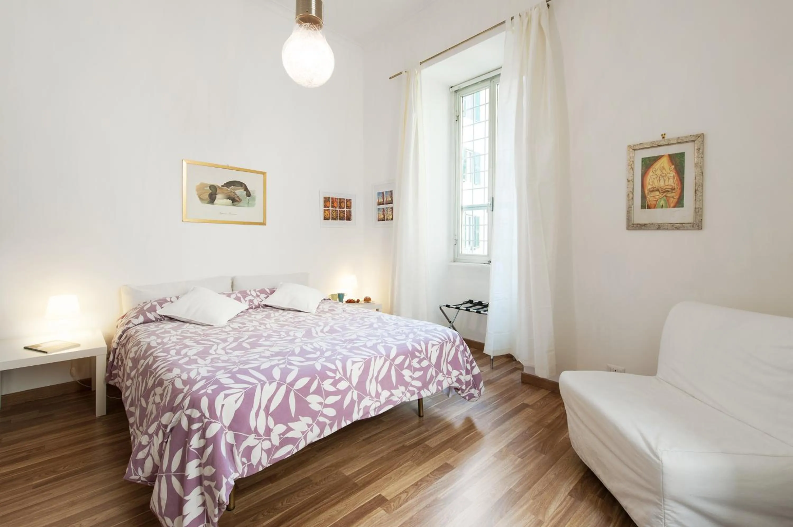 Photo of the whole room, Bed in Rome Center Rooms