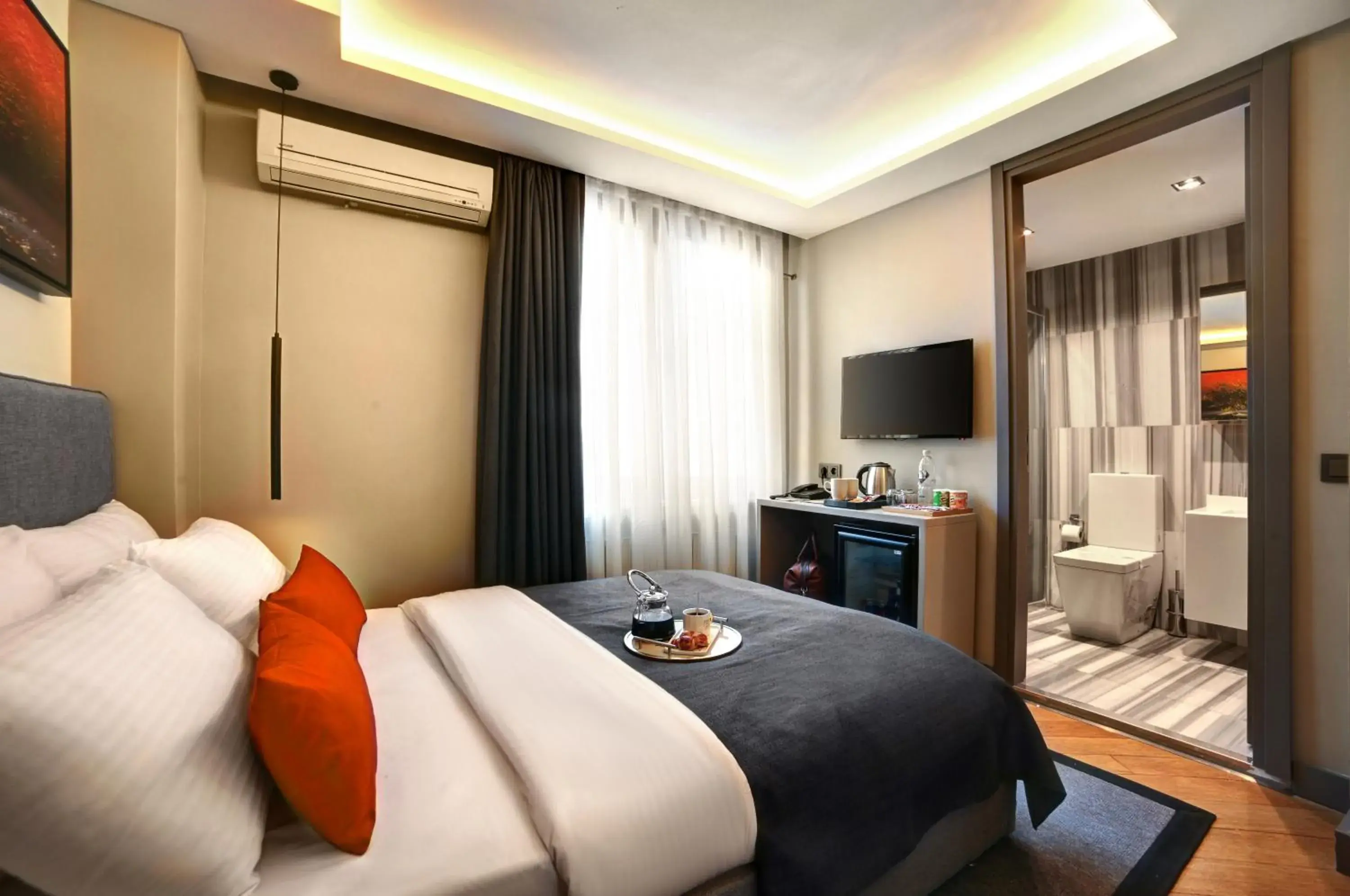 Budget Double Room - single occupancy in The Capital Suites Budget Double Room - single occupancy in The Capital Suites