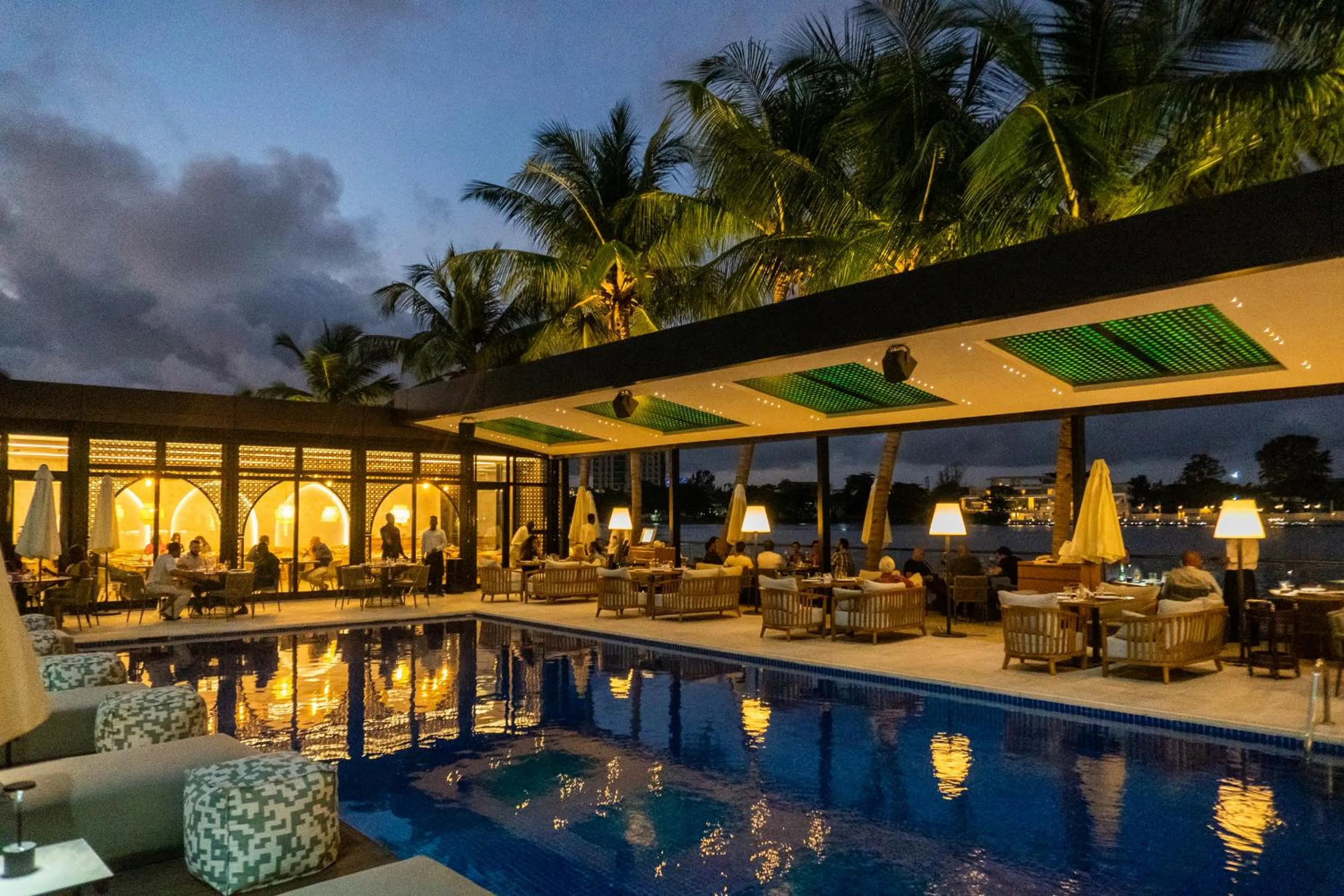 Restaurant/places to eat in Maroko Bayshore Suites