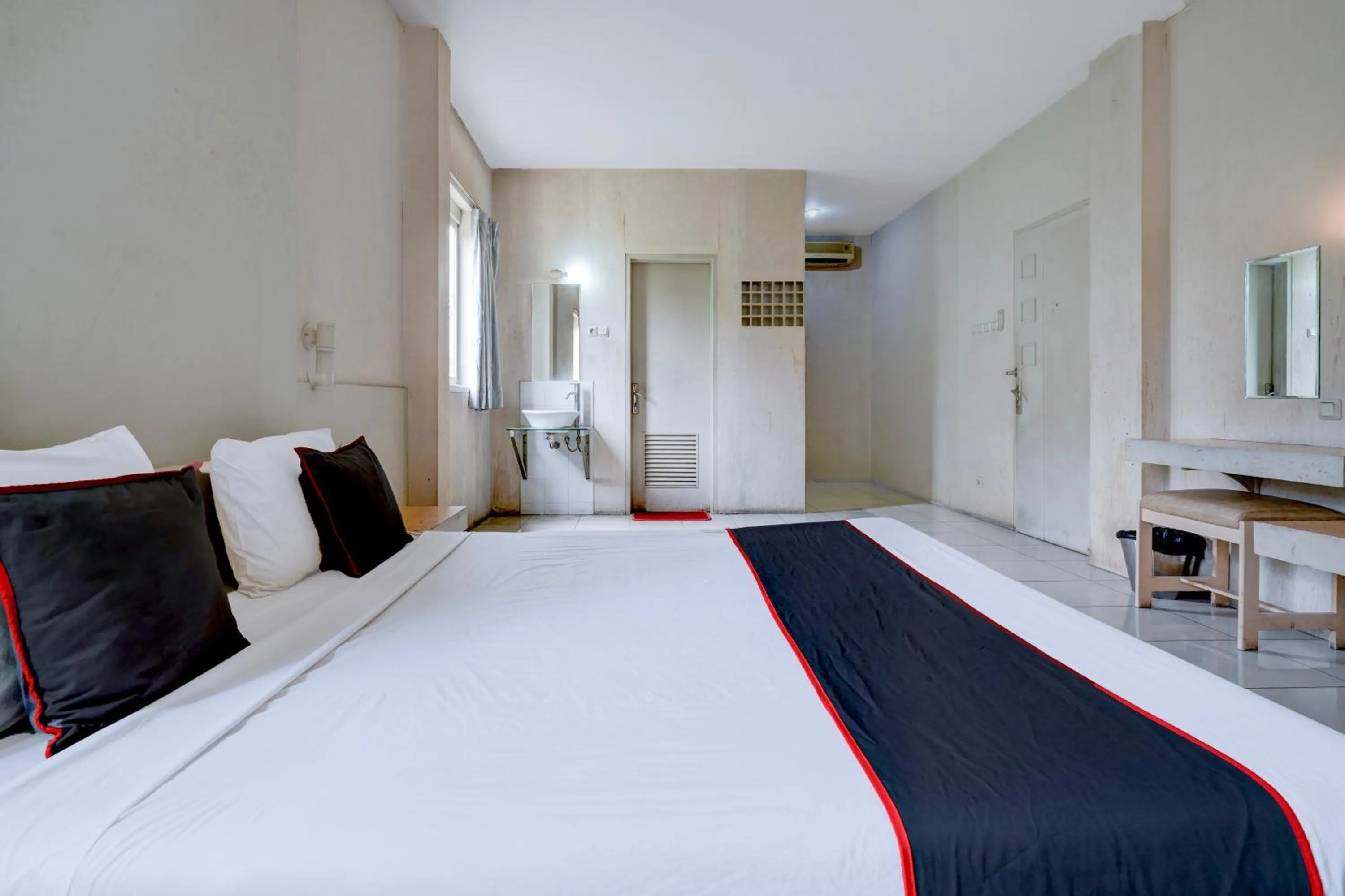 Bedroom in Collection O Lembang Near Dusun Bambu Formerly Hotel Bilique