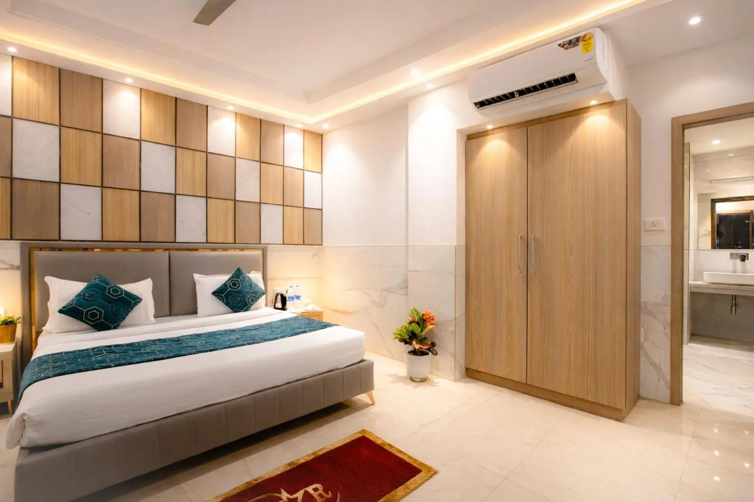 Photo of the whole room, Bed in Hotel DELHI 37 by STAR GROUP