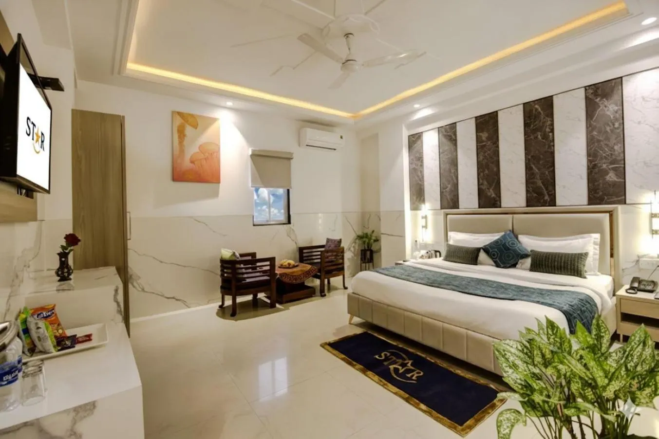 Bedroom, Bed in Hotel DELHI 37 by STAR GROUP