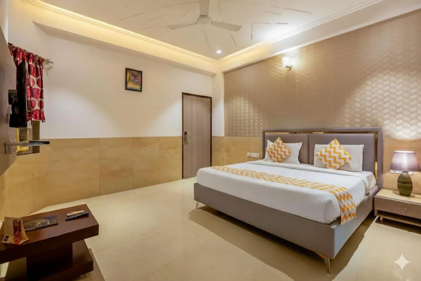 Bed in Hotel DELHI 37 by STAR GROUP