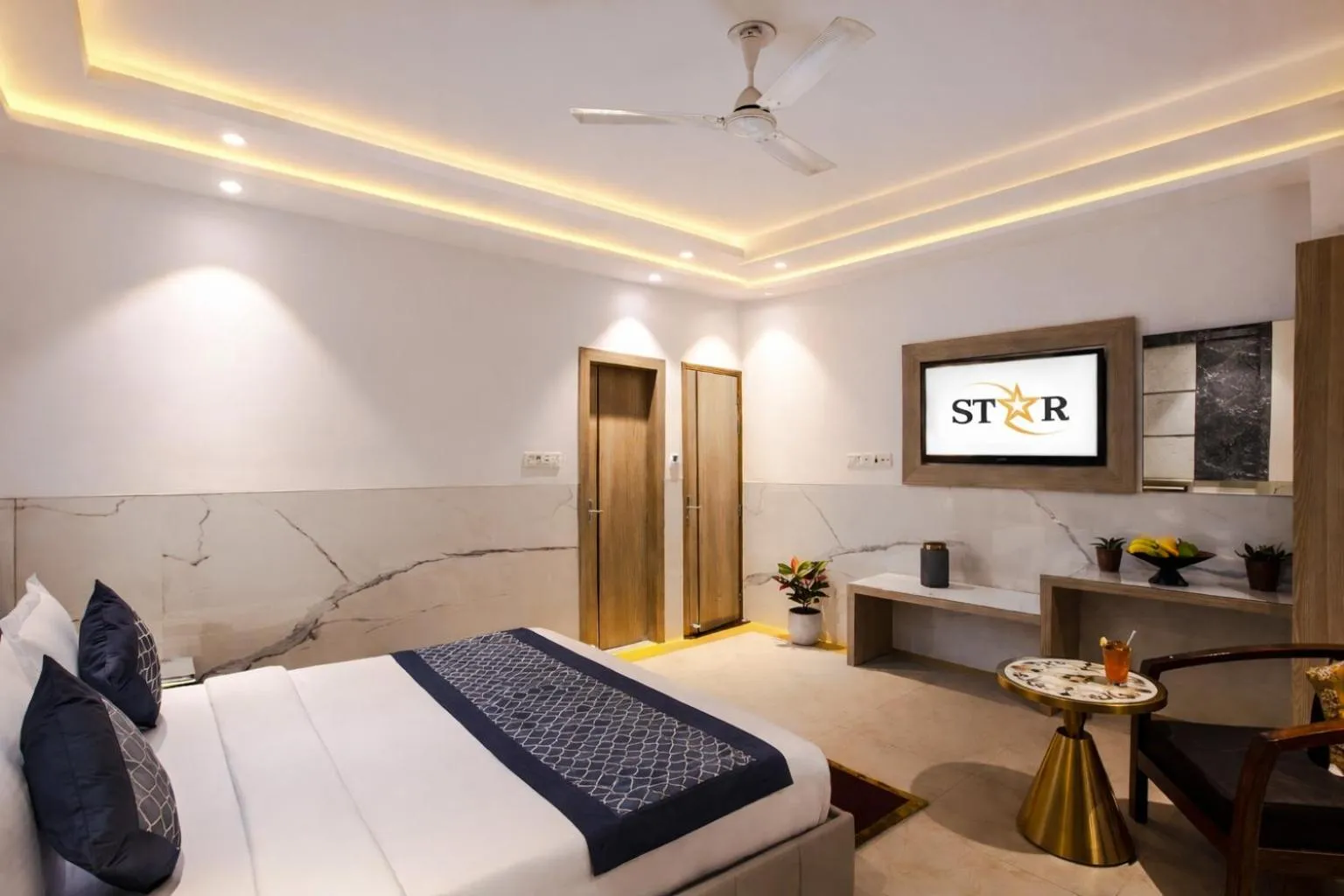 Photo of the whole room, Bed in Hotel DELHI 37 by STAR GROUP
