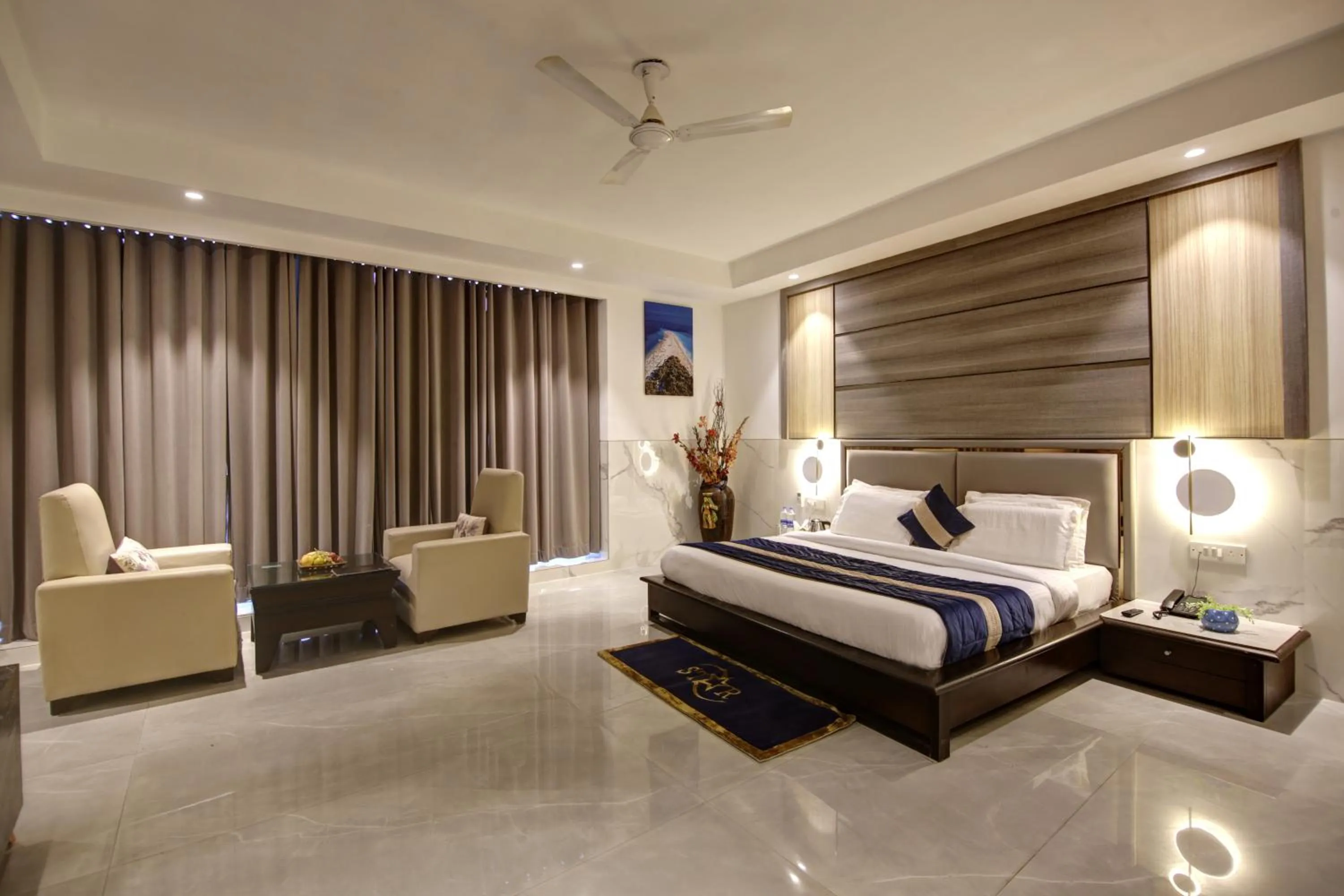 Photo of the whole room, Bed in Hotel DELHI 37 by STAR GROUP