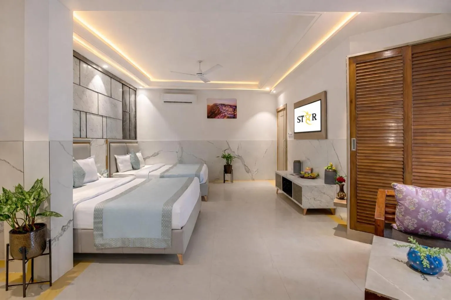 Photo of the whole room, Bed in Hotel DELHI 37 by STAR GROUP