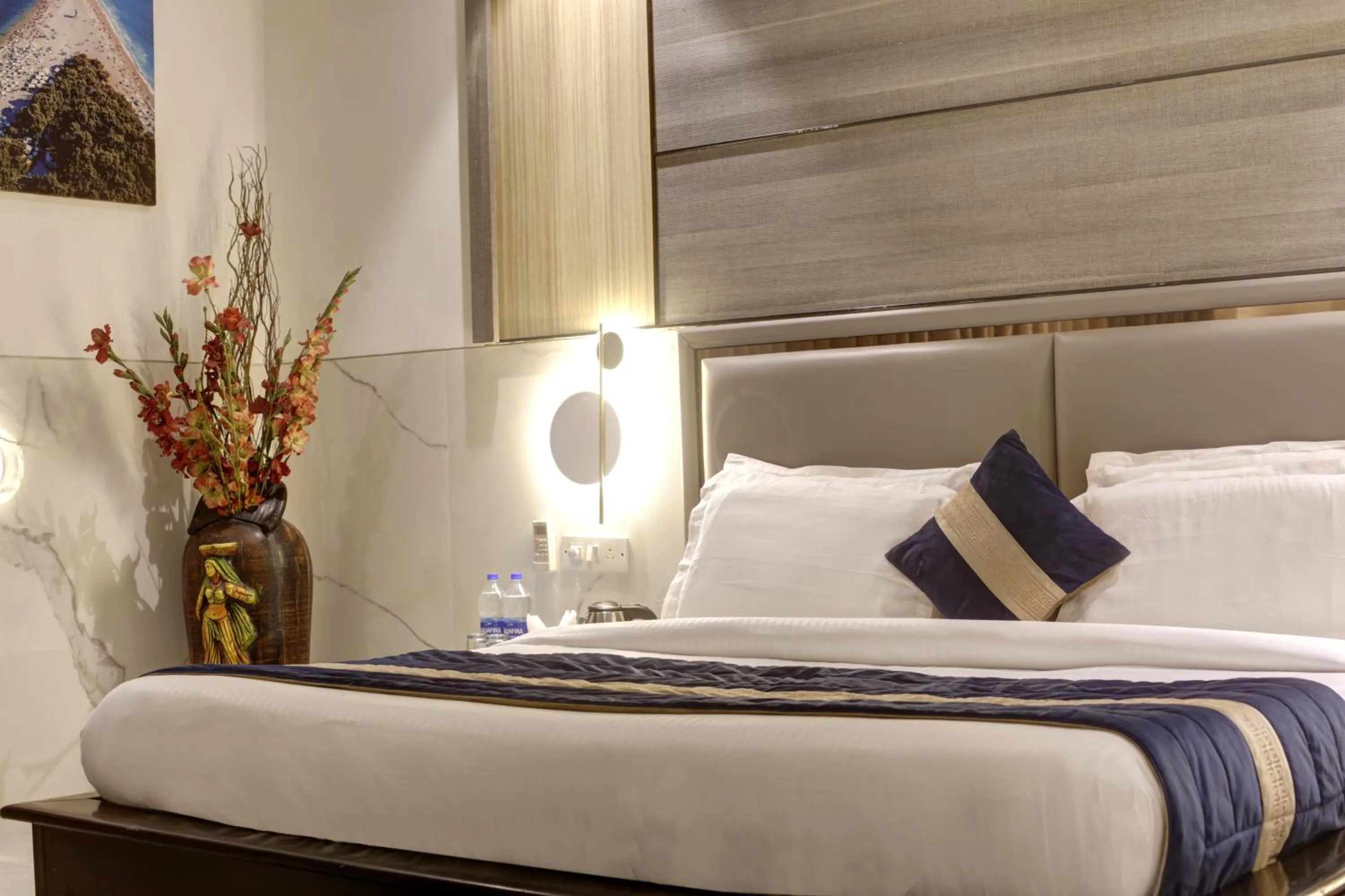 Bedroom, Bed in Hotel DELHI 37 by STAR GROUP