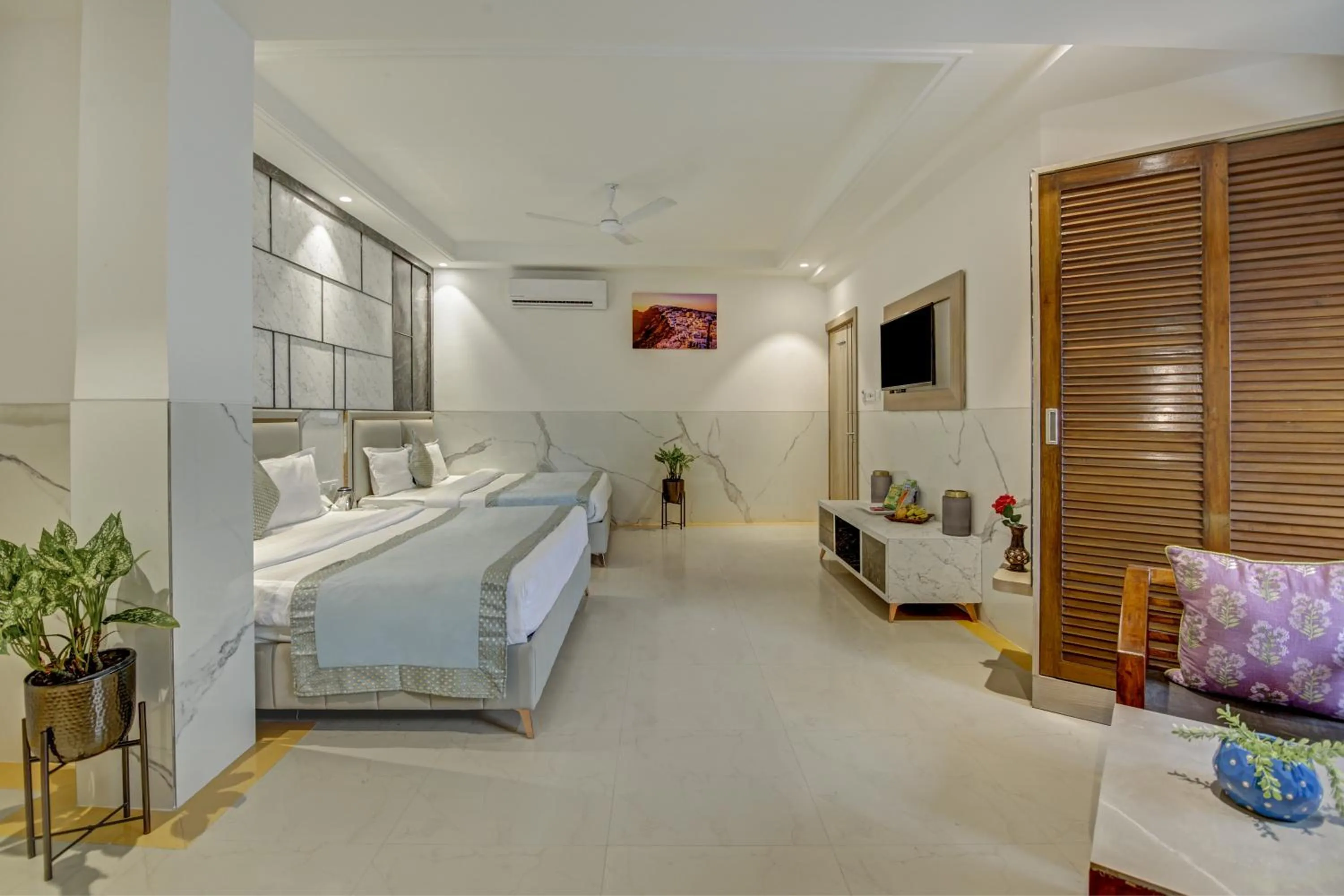 Photo of the whole room, Bed in Hotel DELHI 37 by STAR GROUP