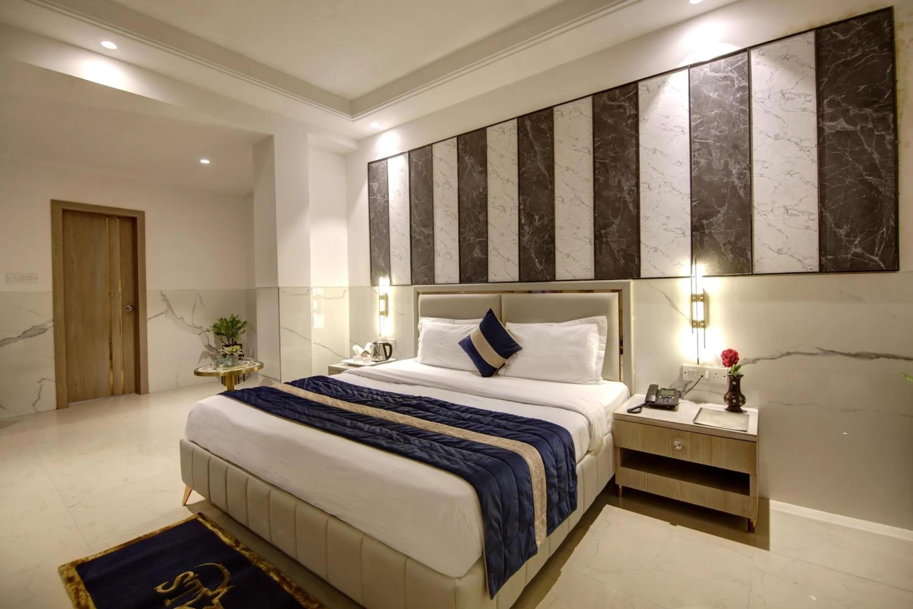 Bedroom, Bed in Hotel DELHI 37 by STAR GROUP