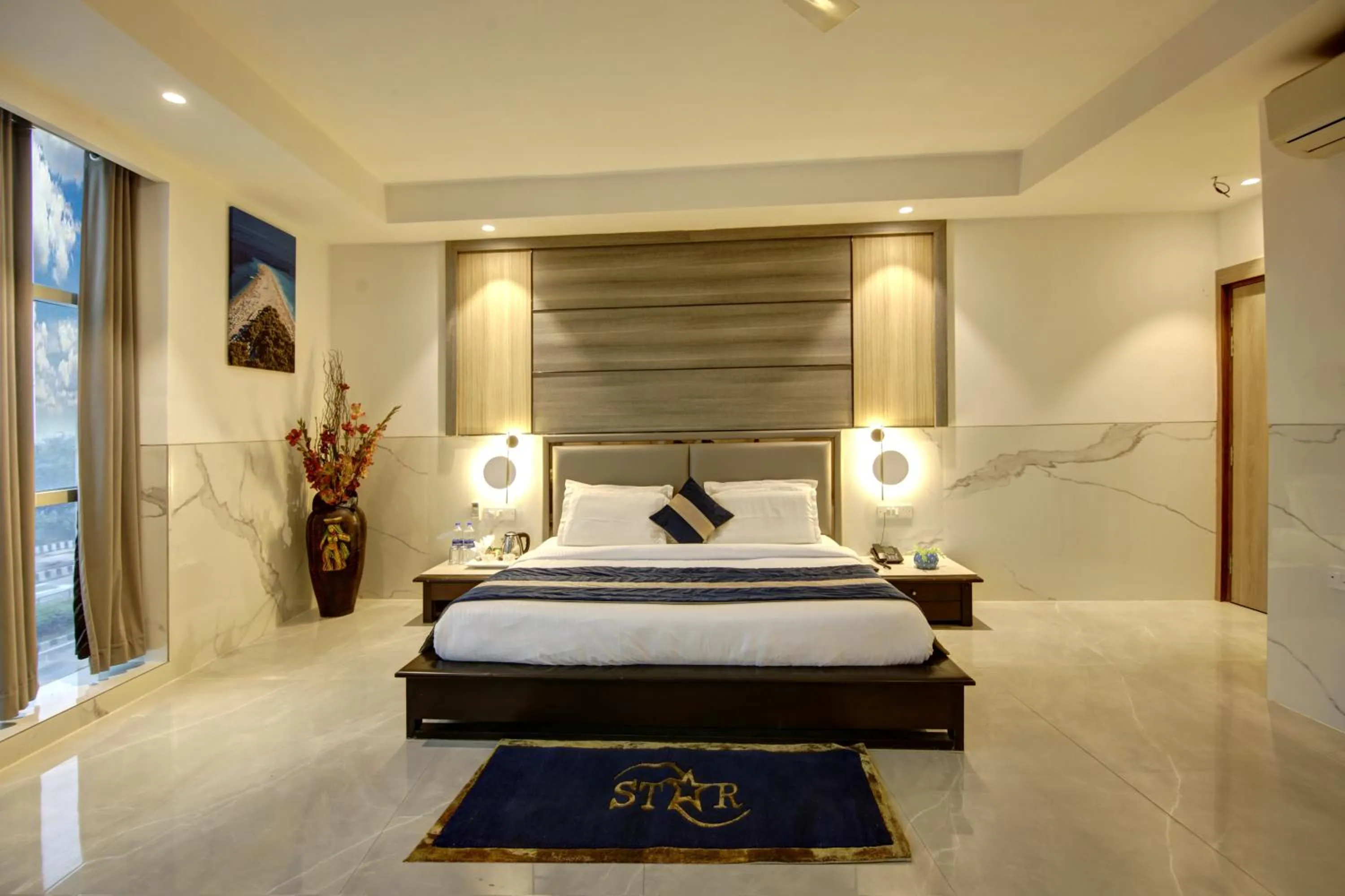 Bed in Hotel DELHI 37 by STAR GROUP