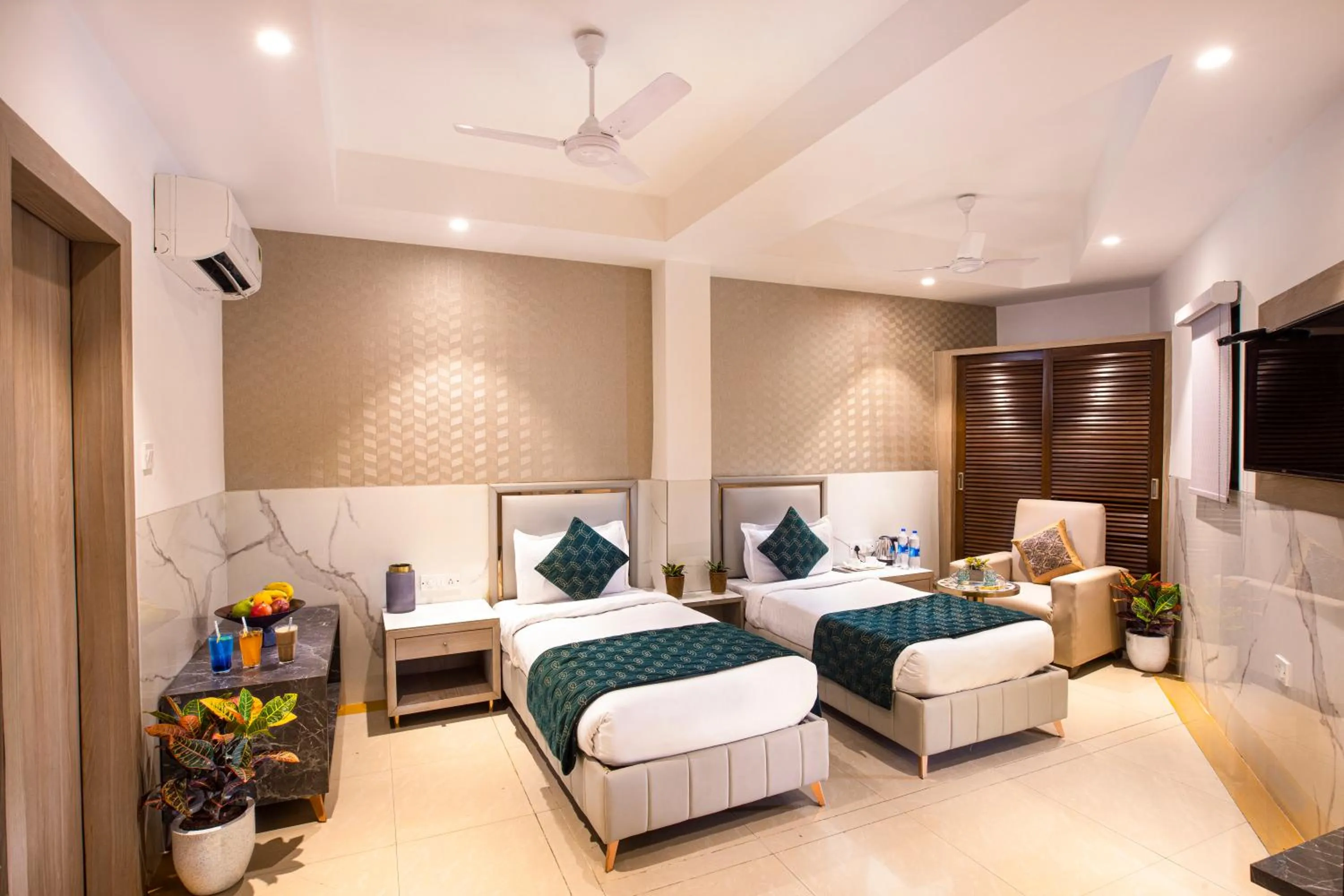 Bedroom, Bed in Hotel DELHI 37 by STAR GROUP