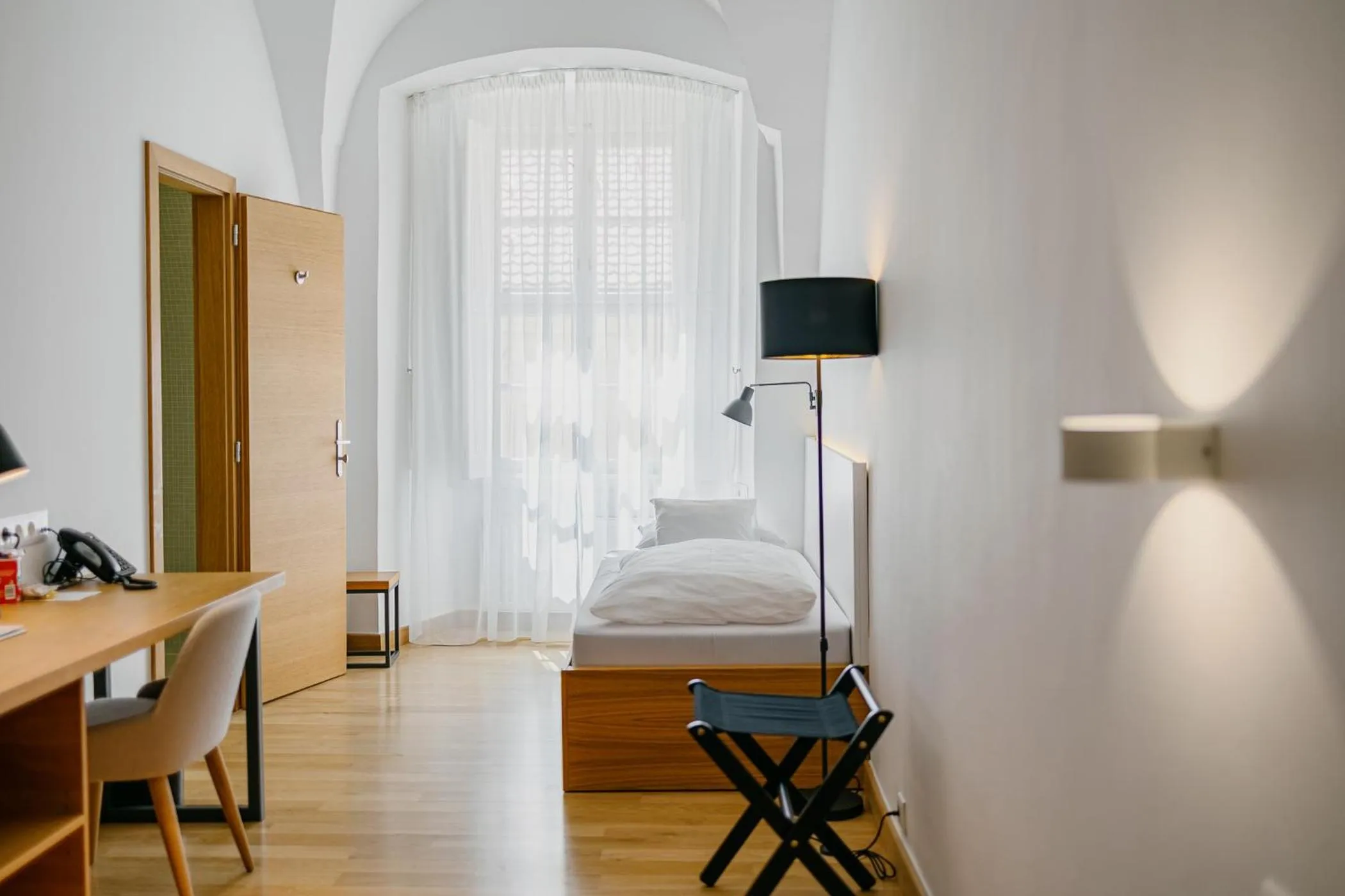 Photo of the whole room, Bed in Hotel Benedict