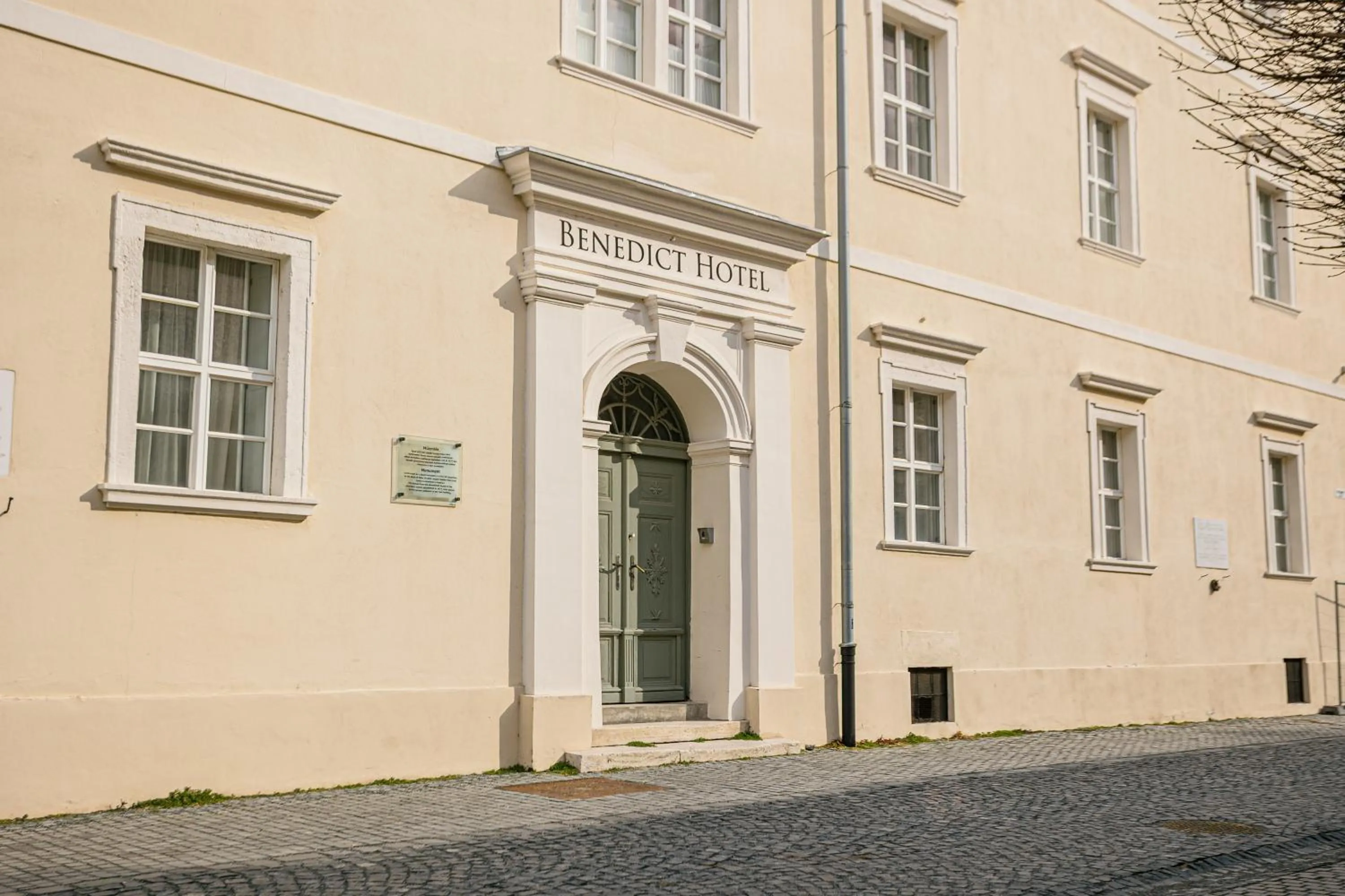 Property building in Hotel Benedict