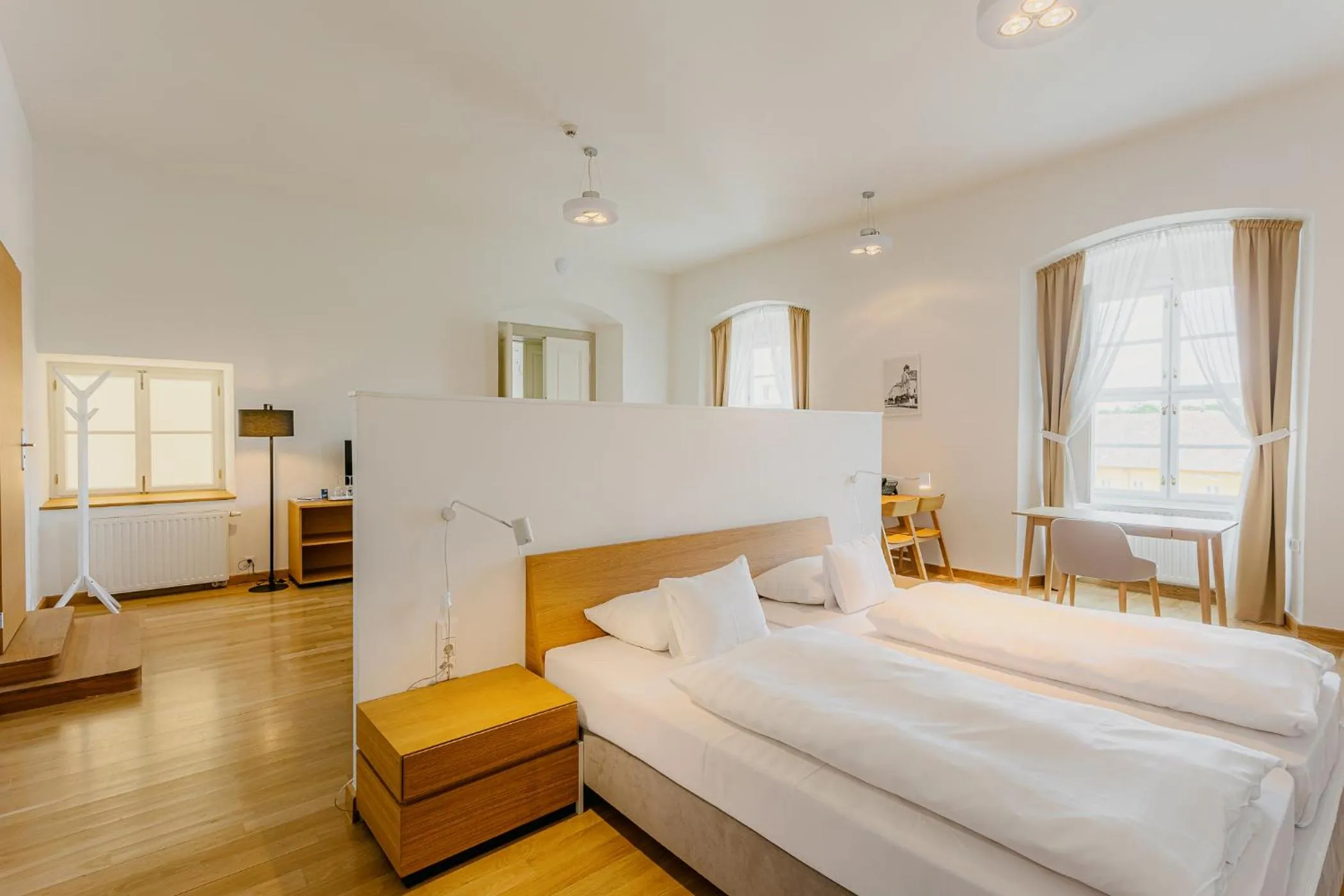 Photo of the whole room, Bed in Hotel Benedict