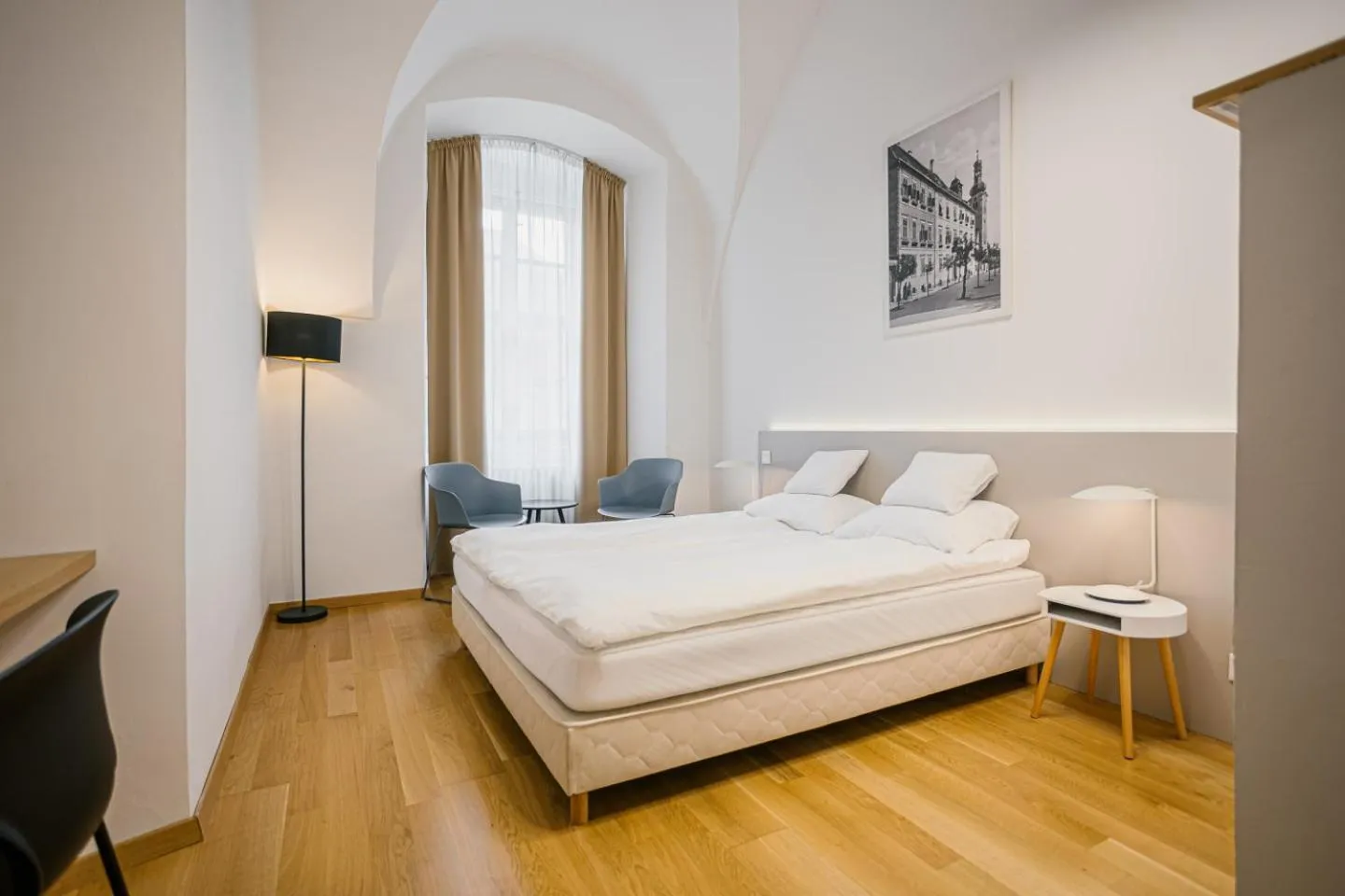 Photo of the whole room, Bed in Hotel Benedict