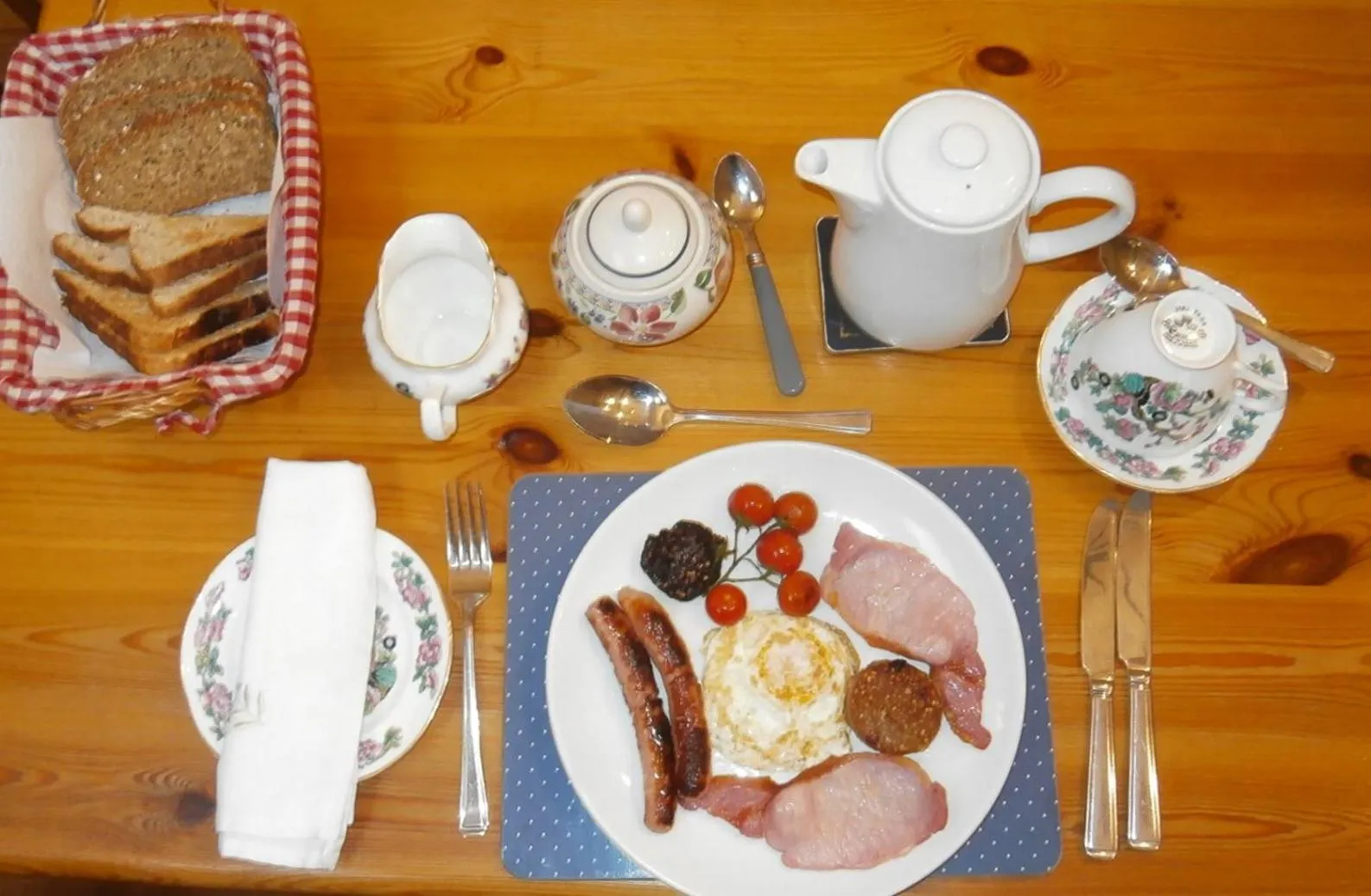 Breakfast in Ilenroy House