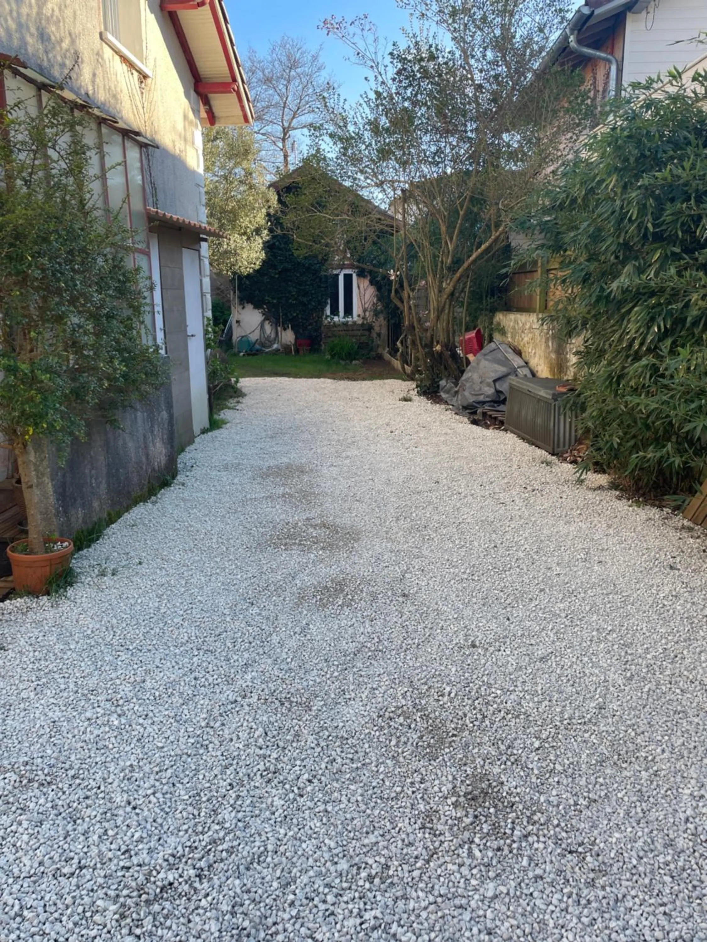 Parking in La Chambre Du Voyageur