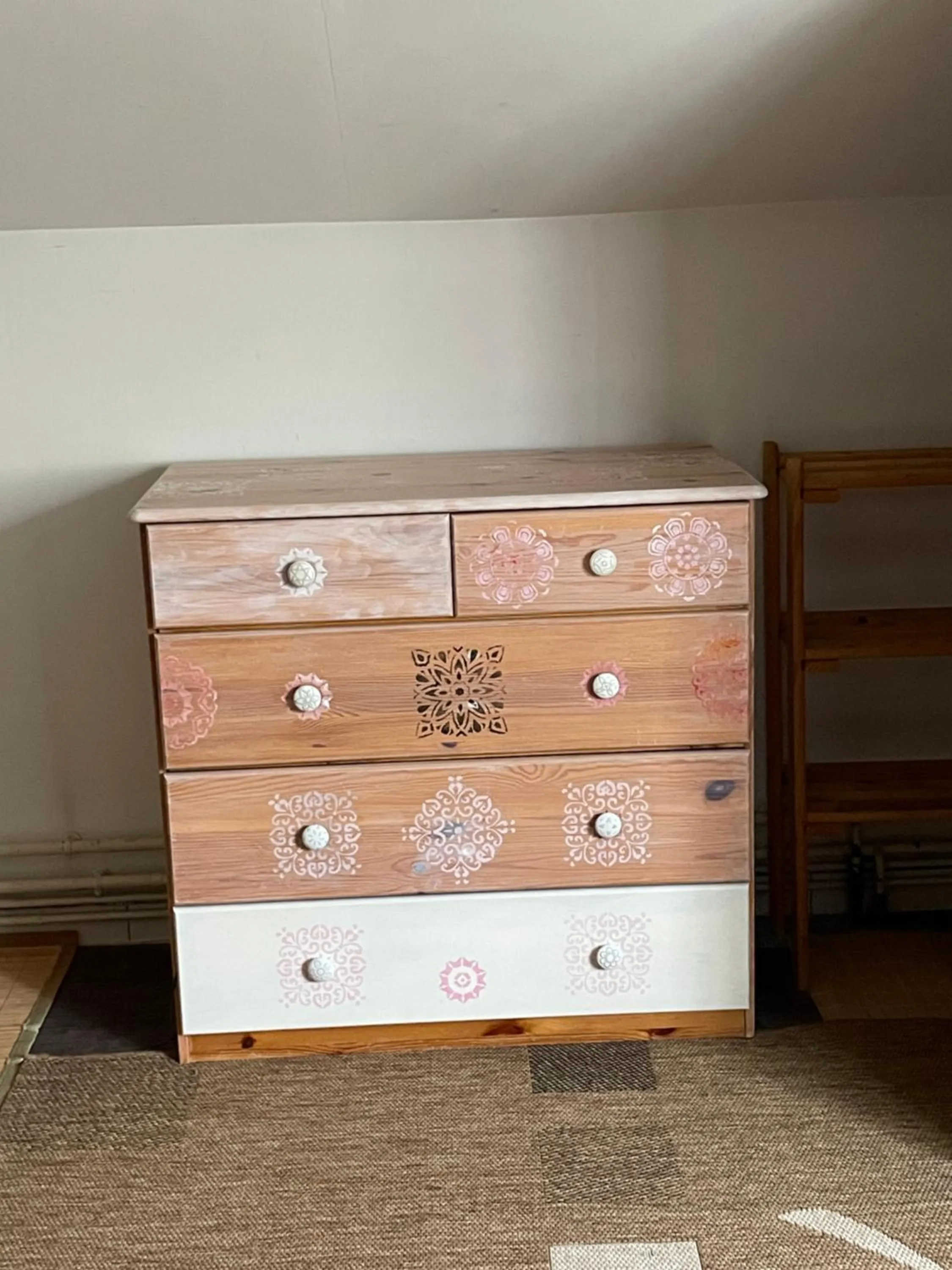 Decorative detail in La Chambre Du Voyageur