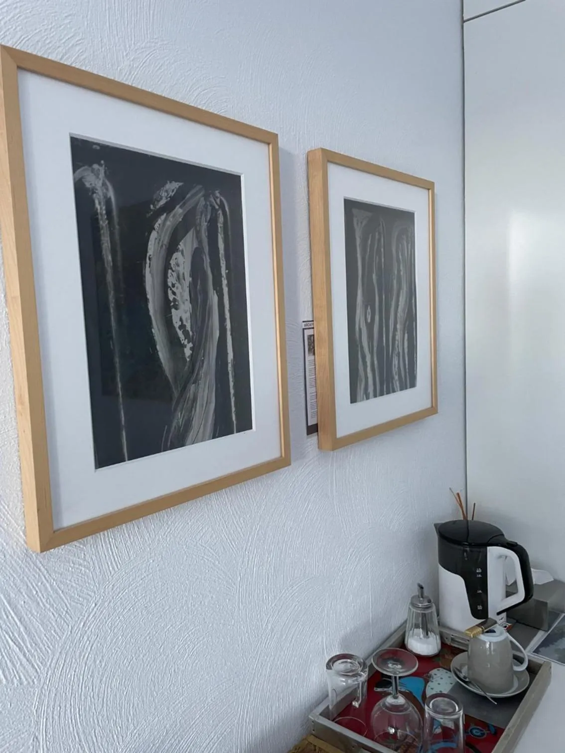 room service in Room Art Lovers