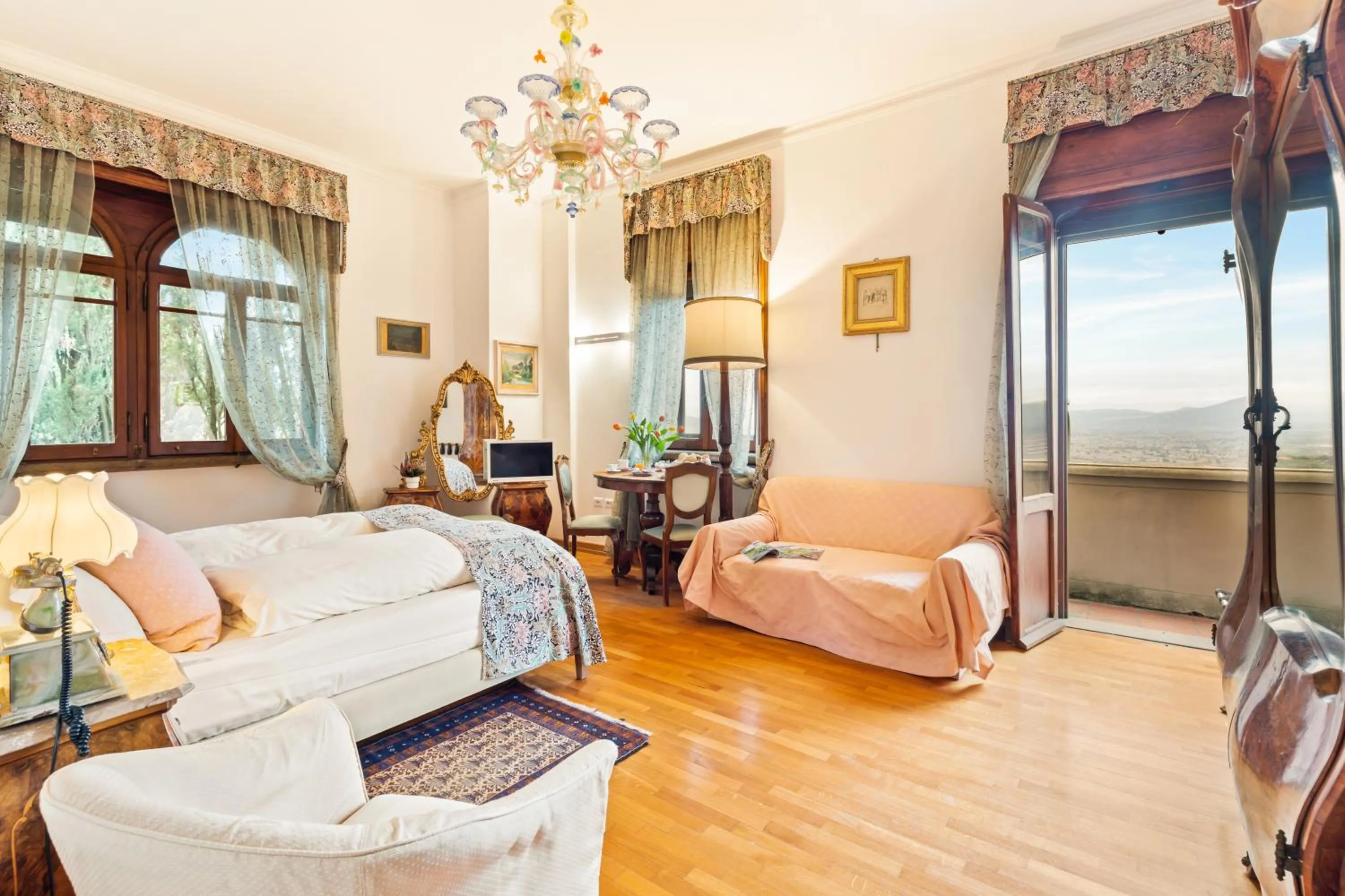 Bed in Villa Pambuffetti