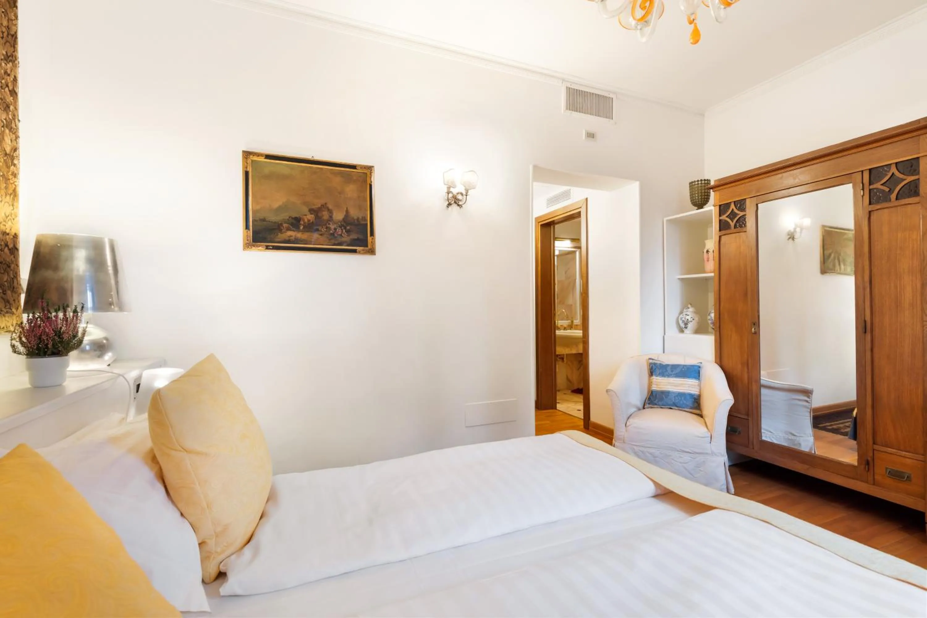 Bed in Villa Pambuffetti