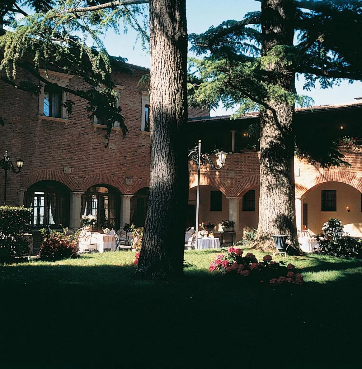 Facade/entrance in Villa Pambuffetti