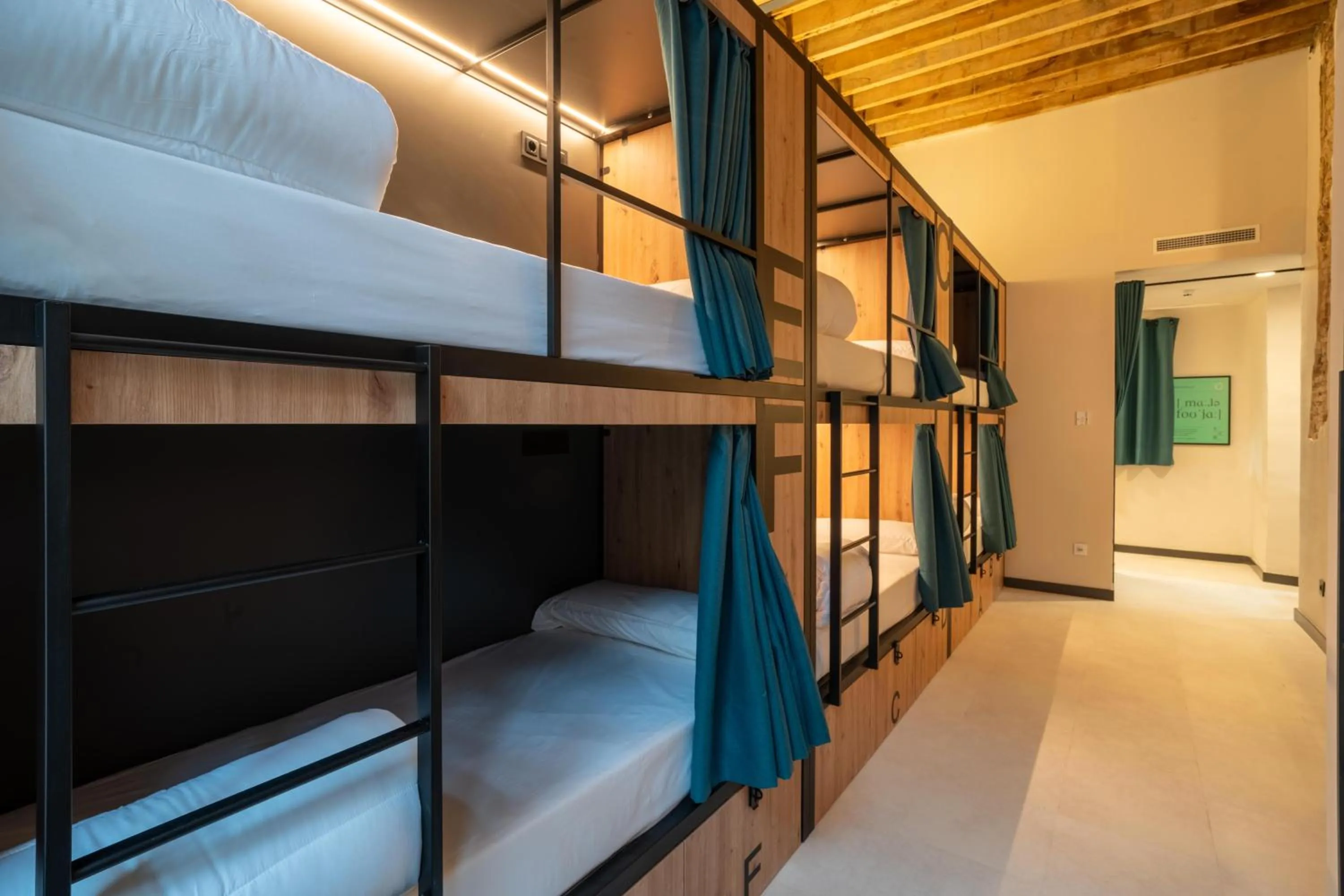 Bedroom, Bed in The Central House Granada Elvira