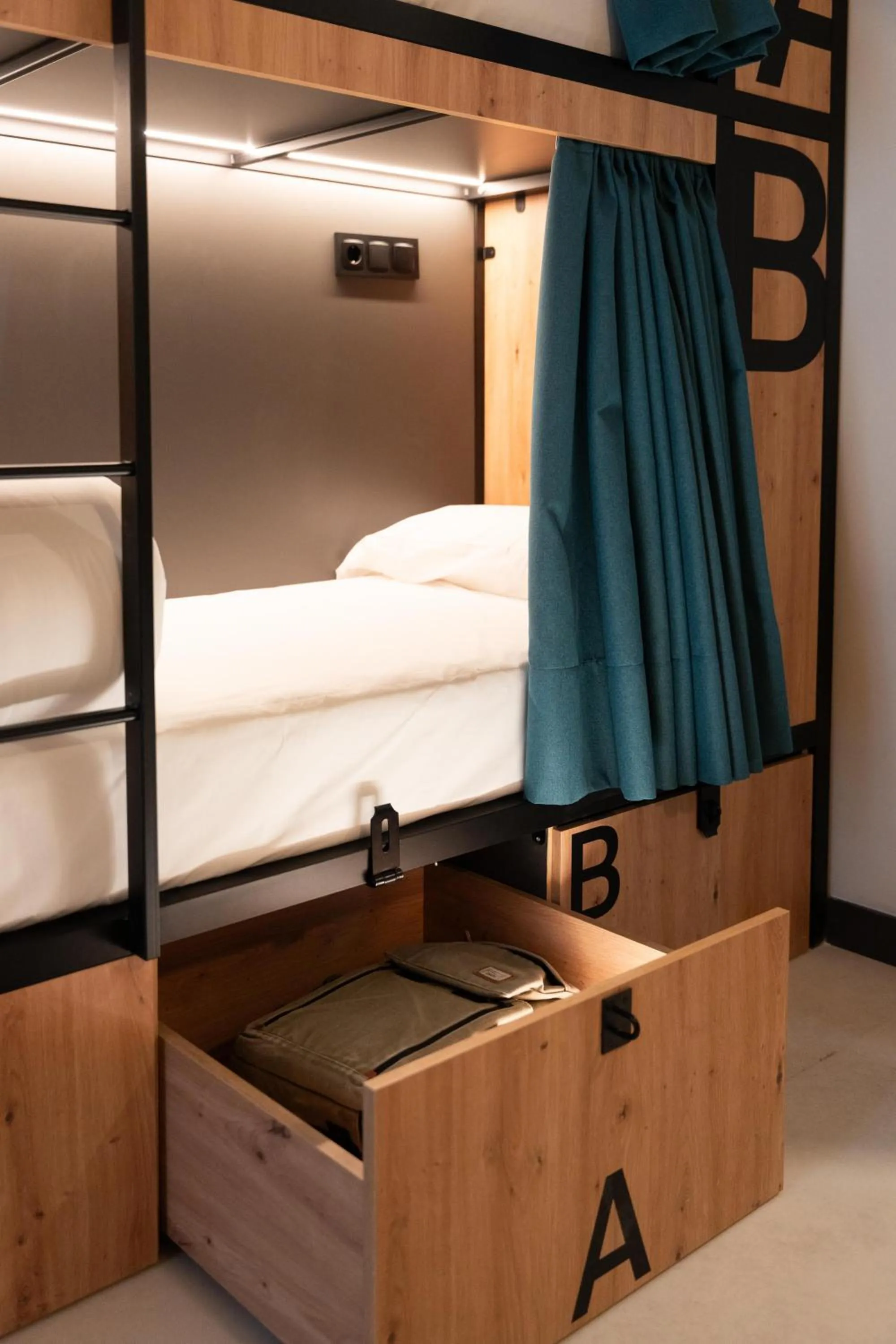 storage, Bed in The Central House Granada Elvira